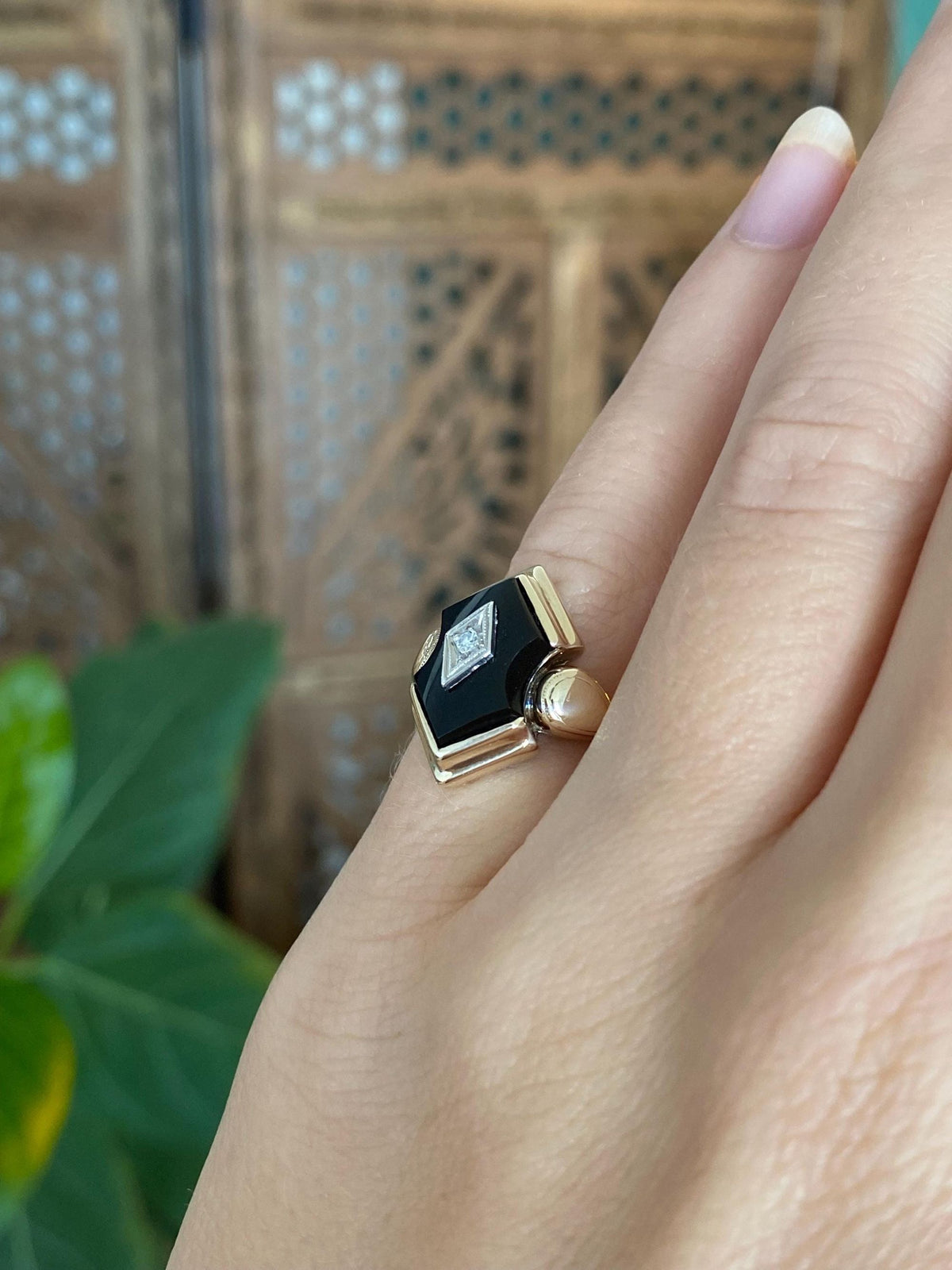 Vintage Solid 9k White & Yellow Gold Onyx Diamond Ring - Size 3.5
