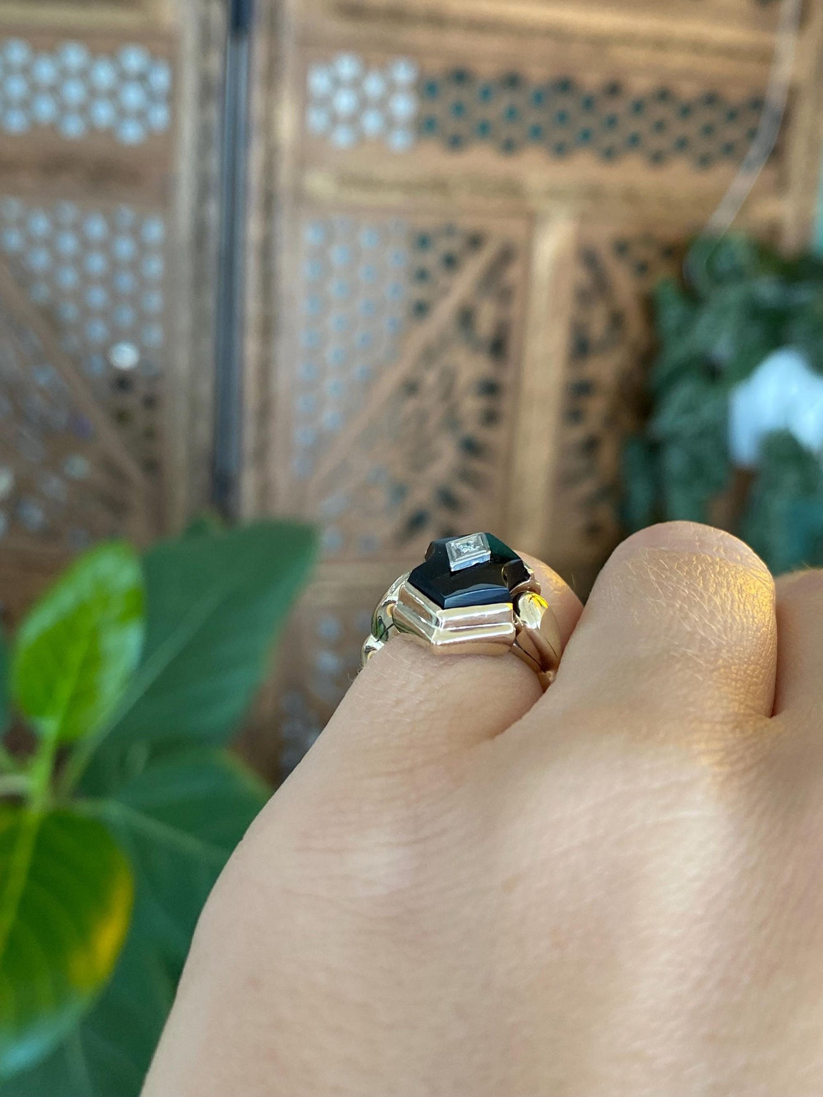 Vintage Solid 9k White & Yellow Gold Onyx Diamond Ring - Size 3.5