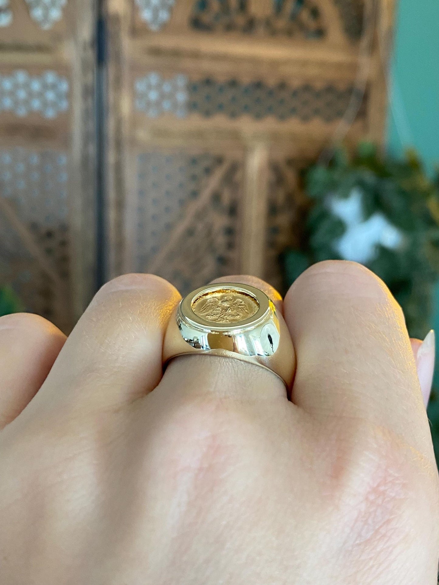 Vintage Solid 10k Yellow Gold Mexican Dos Peso Gold Coin Ring - Size 9.75
