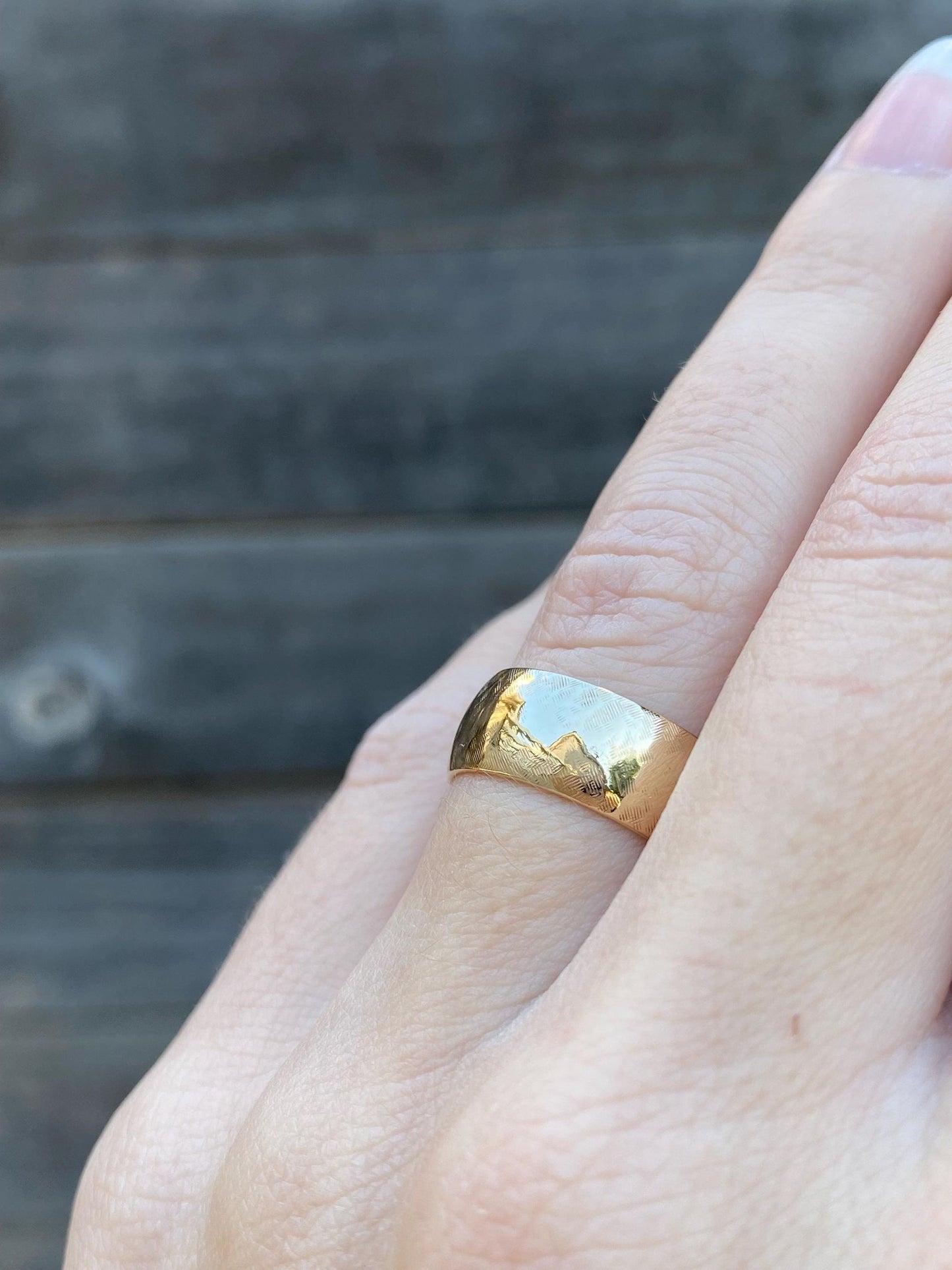 Vintage Solid 14k Yellow Gold Crosshatch Ring Band - Size 5.75