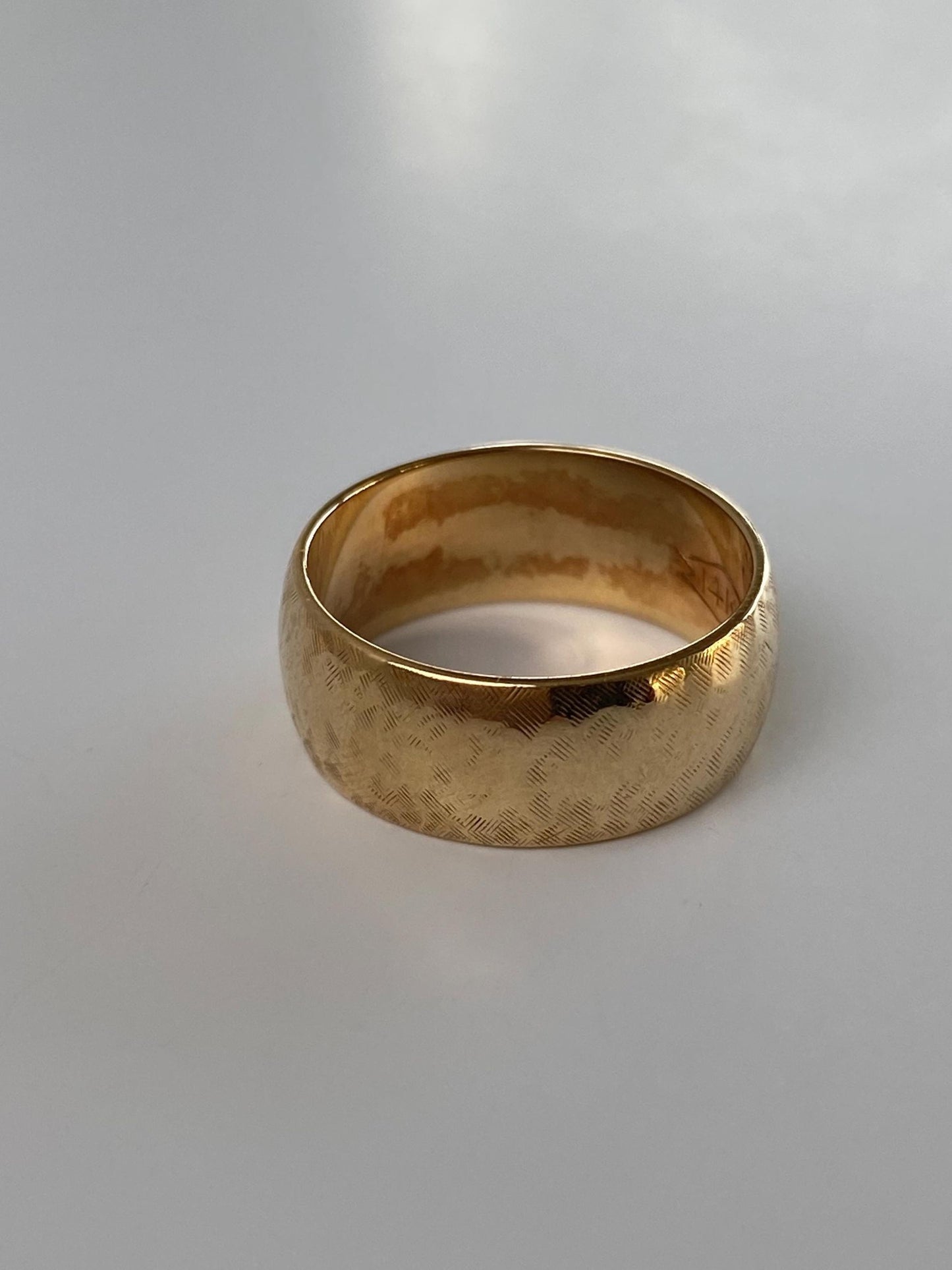 Vintage Solid 14k Yellow Gold Crosshatch Ring Band - Size 5.75