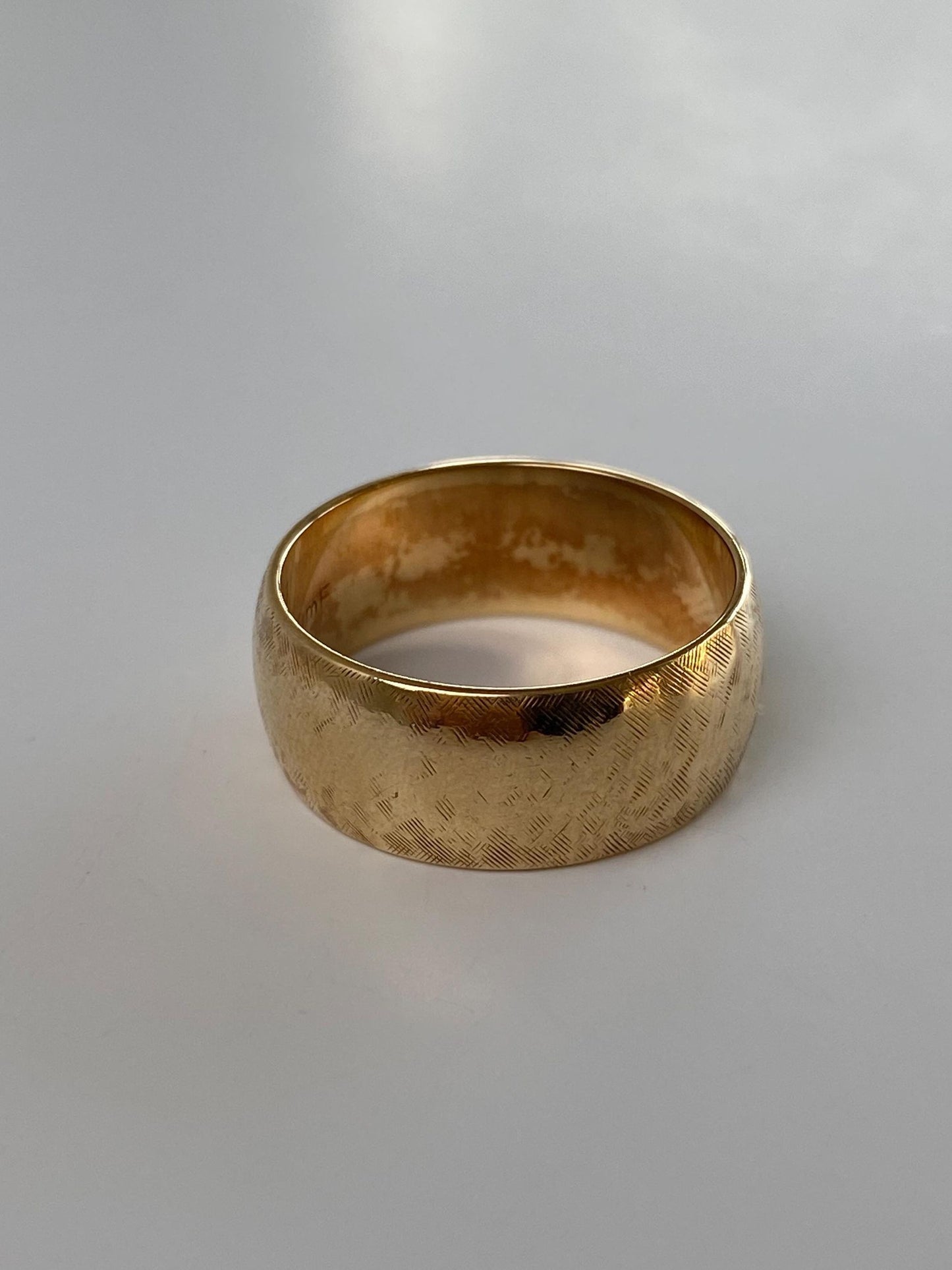 Vintage Solid 14k Yellow Gold Crosshatch Ring Band - Size 5.75