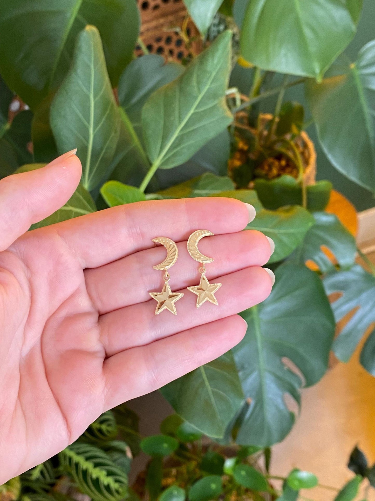 Vintage Solid 14k Yellow Gold Diamond Cut Moon & Star Dangle Stud Earrings