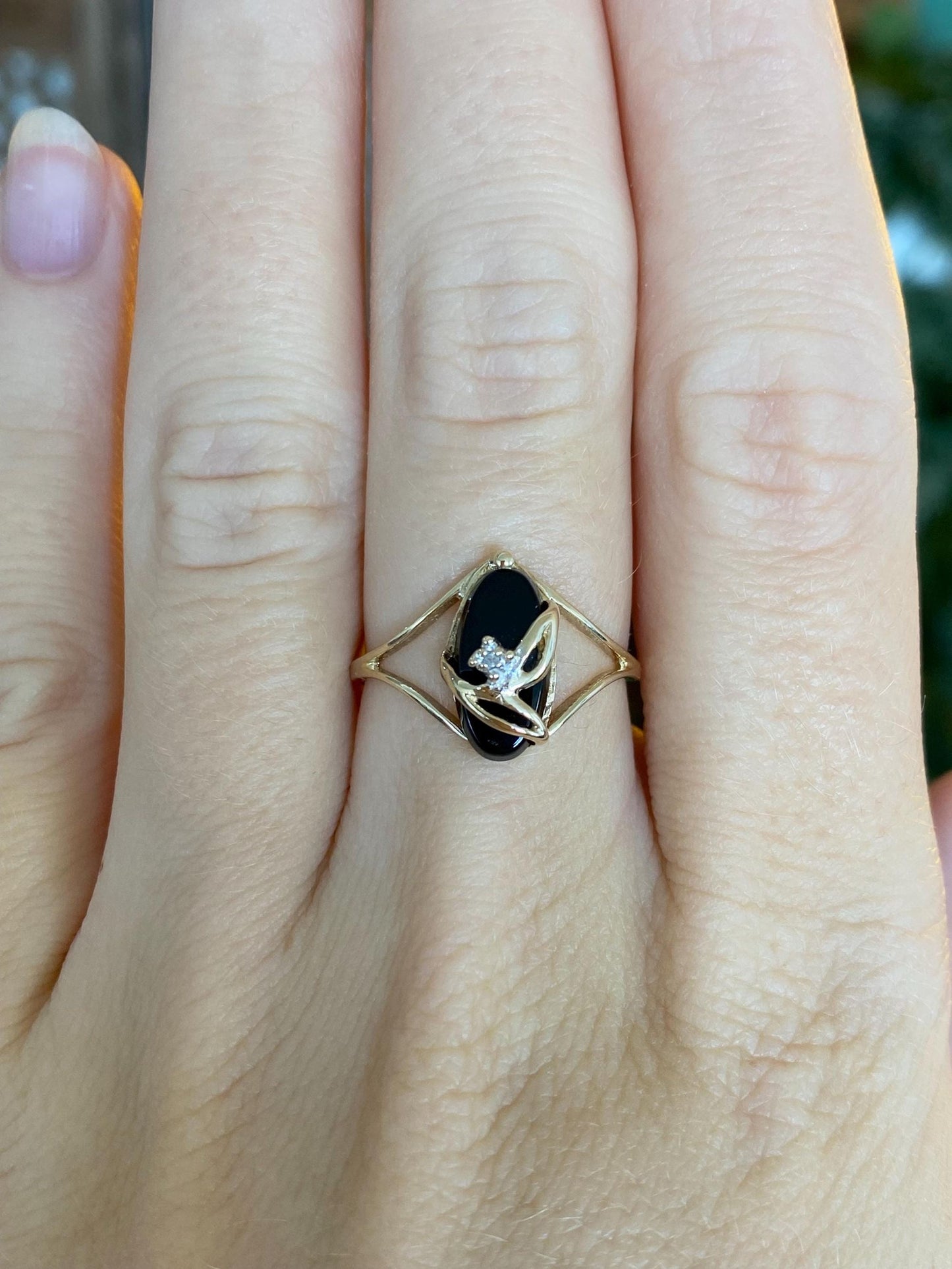 Vintage Solid 10k Yellow Gold Black Onyx Diamond Ring - Size 6.75
