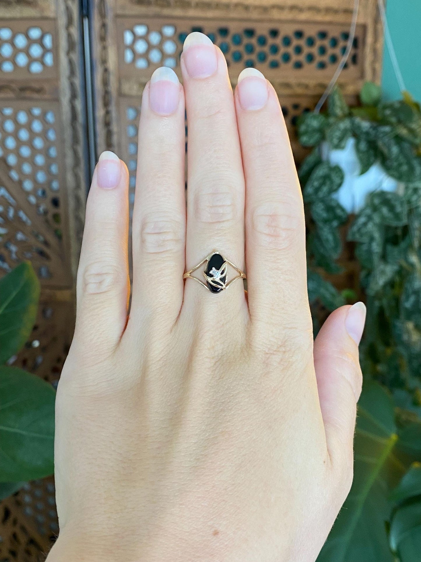 Vintage Solid 10k Yellow Gold Black Onyx Diamond Ring - Size 6.75