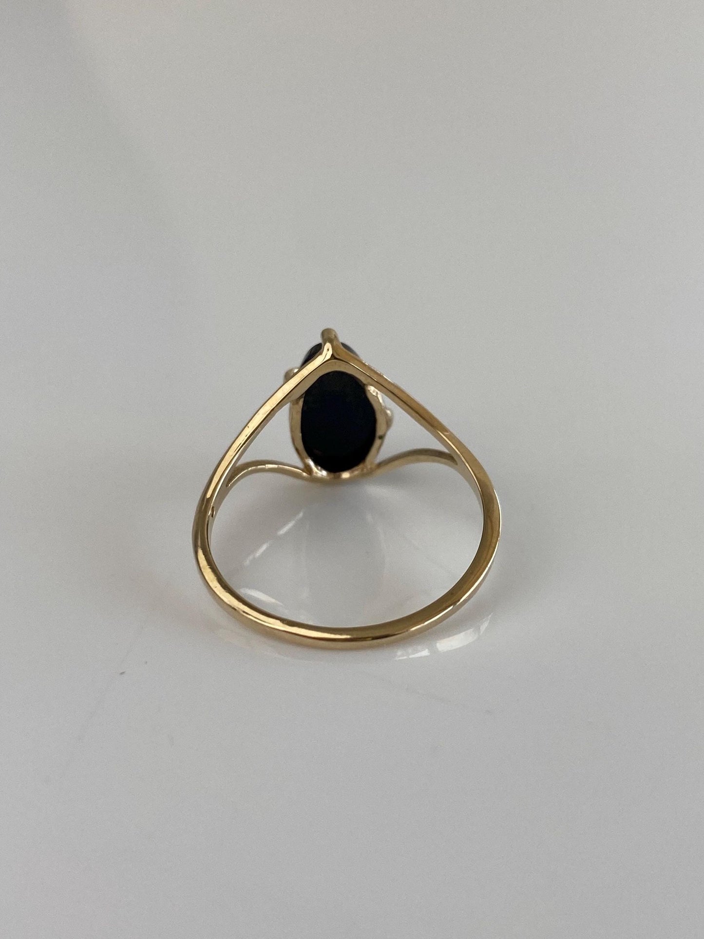 Vintage Solid 10k Yellow Gold Black Onyx Diamond Ring - Size 6.75
