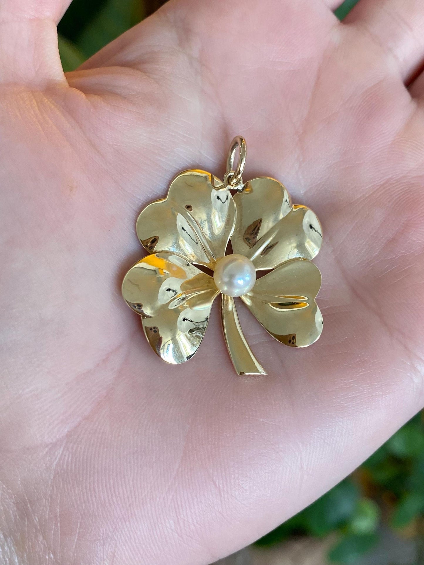 Vintage Solid 14k Yellow Gold Large Pearl Clover Charm
