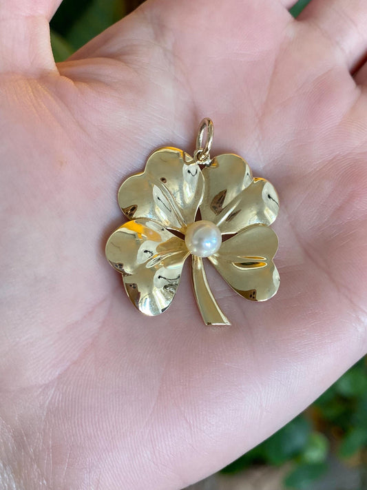 Vintage Solid 14k Yellow Gold Large Pearl Clover Charm