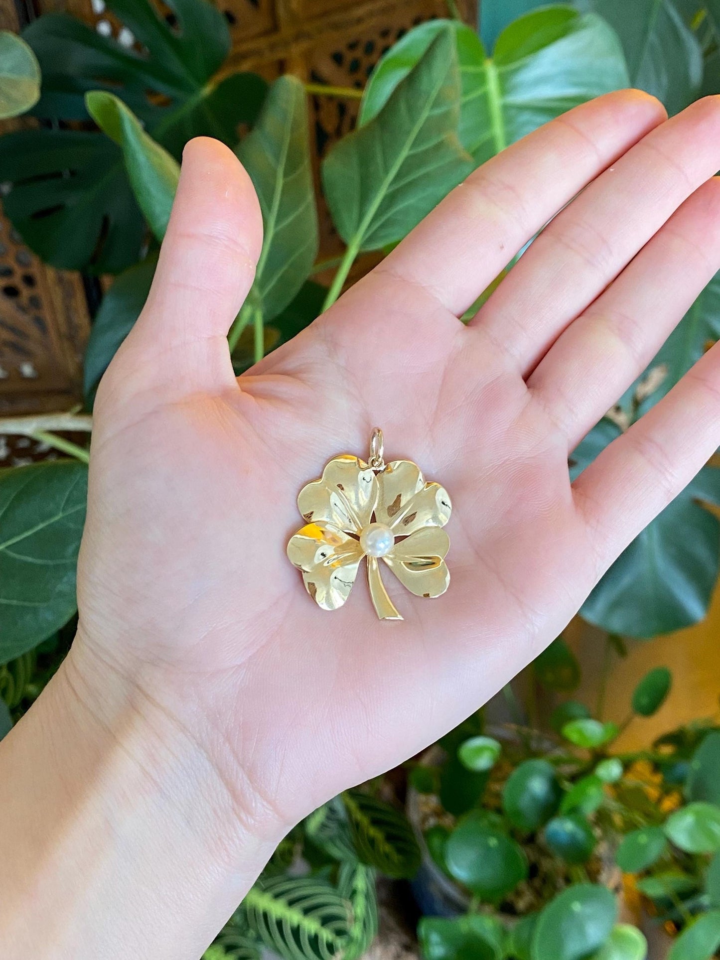 Vintage Solid 14k Yellow Gold Large Pearl Clover Charm