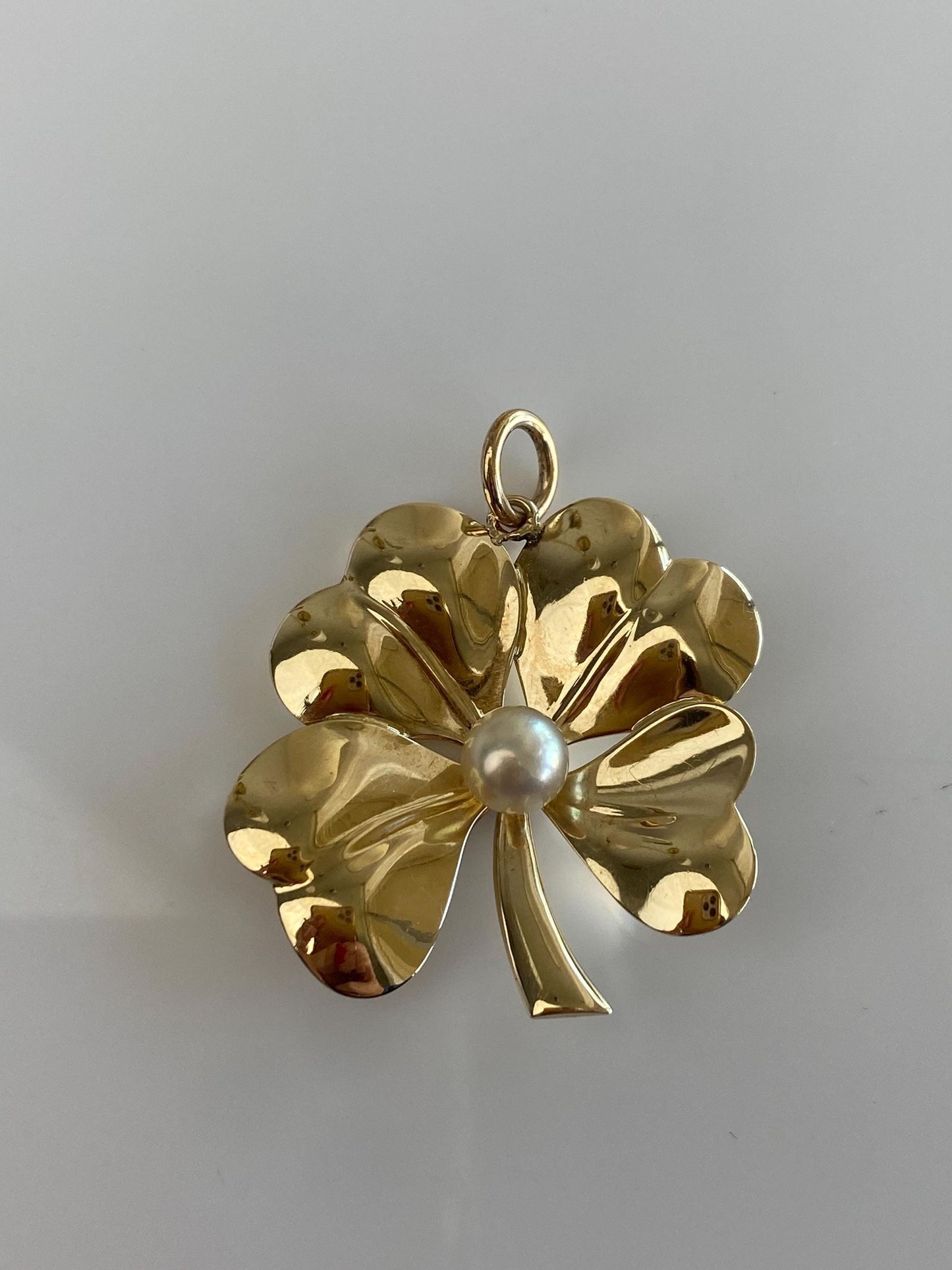 Vintage Solid 14k Yellow Gold Large Pearl Clover Charm