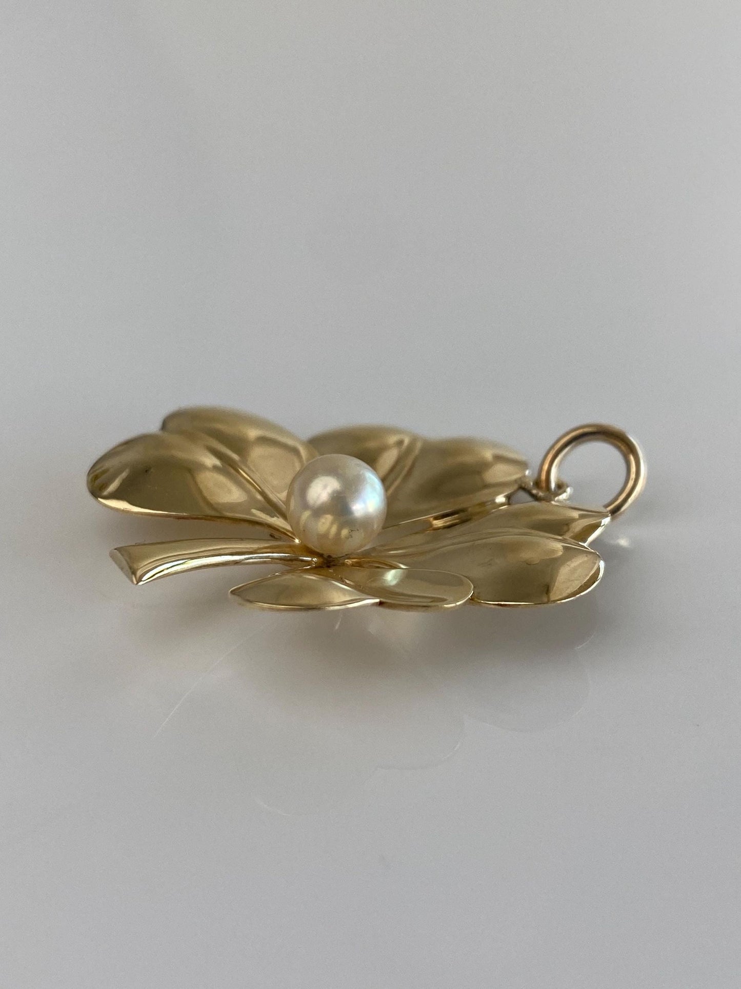 Vintage Solid 14k Yellow Gold Large Pearl Clover Charm