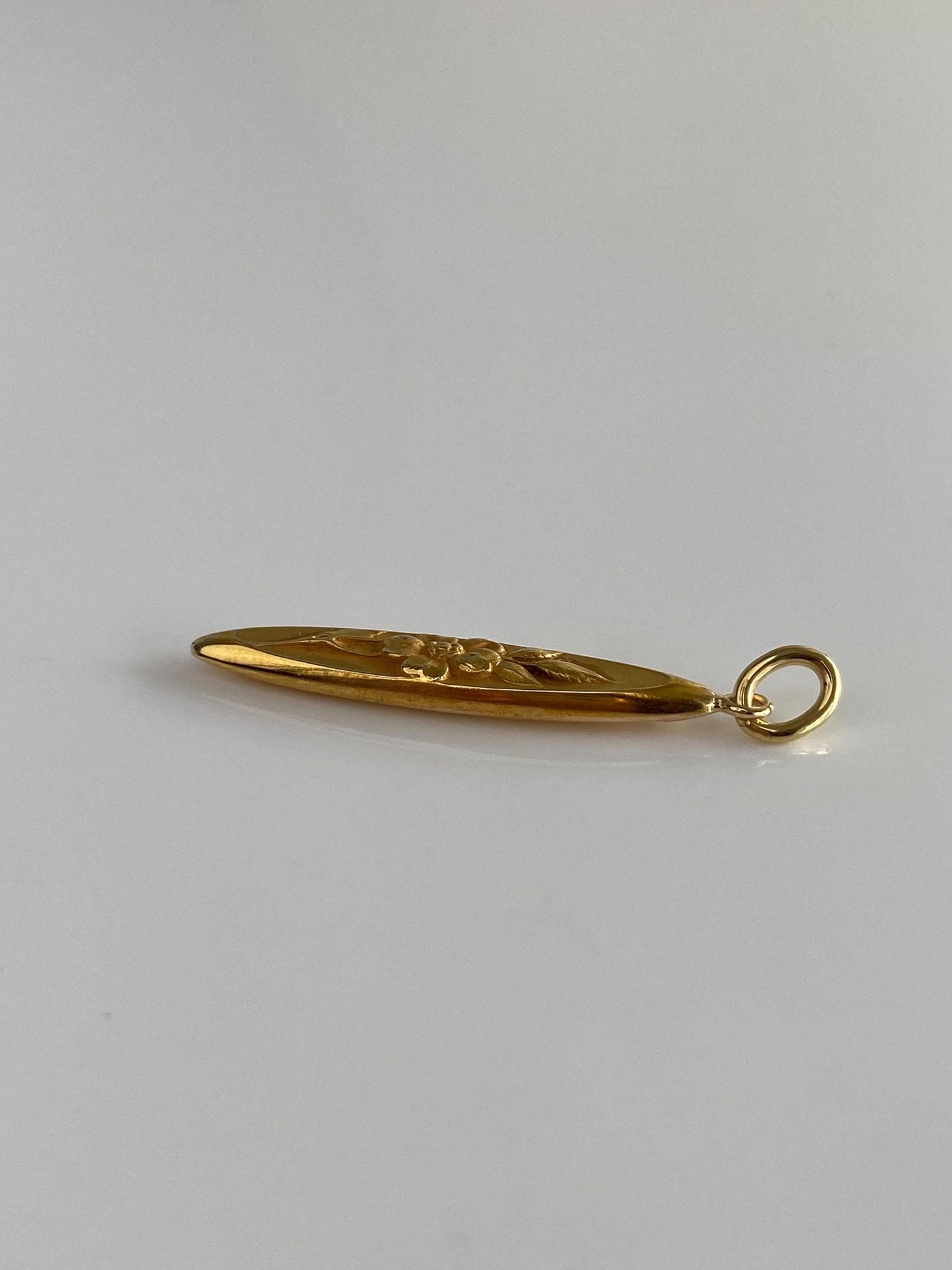 Vintage 18k Yellow Gold Domed Floral Bar Charm