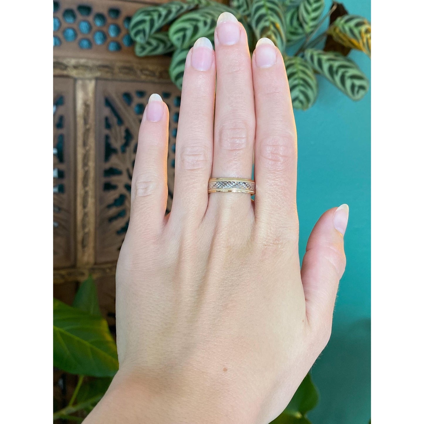 Vintage Solid 10k White & Yellow Gold Diamond Cut Ring Band - Size 8