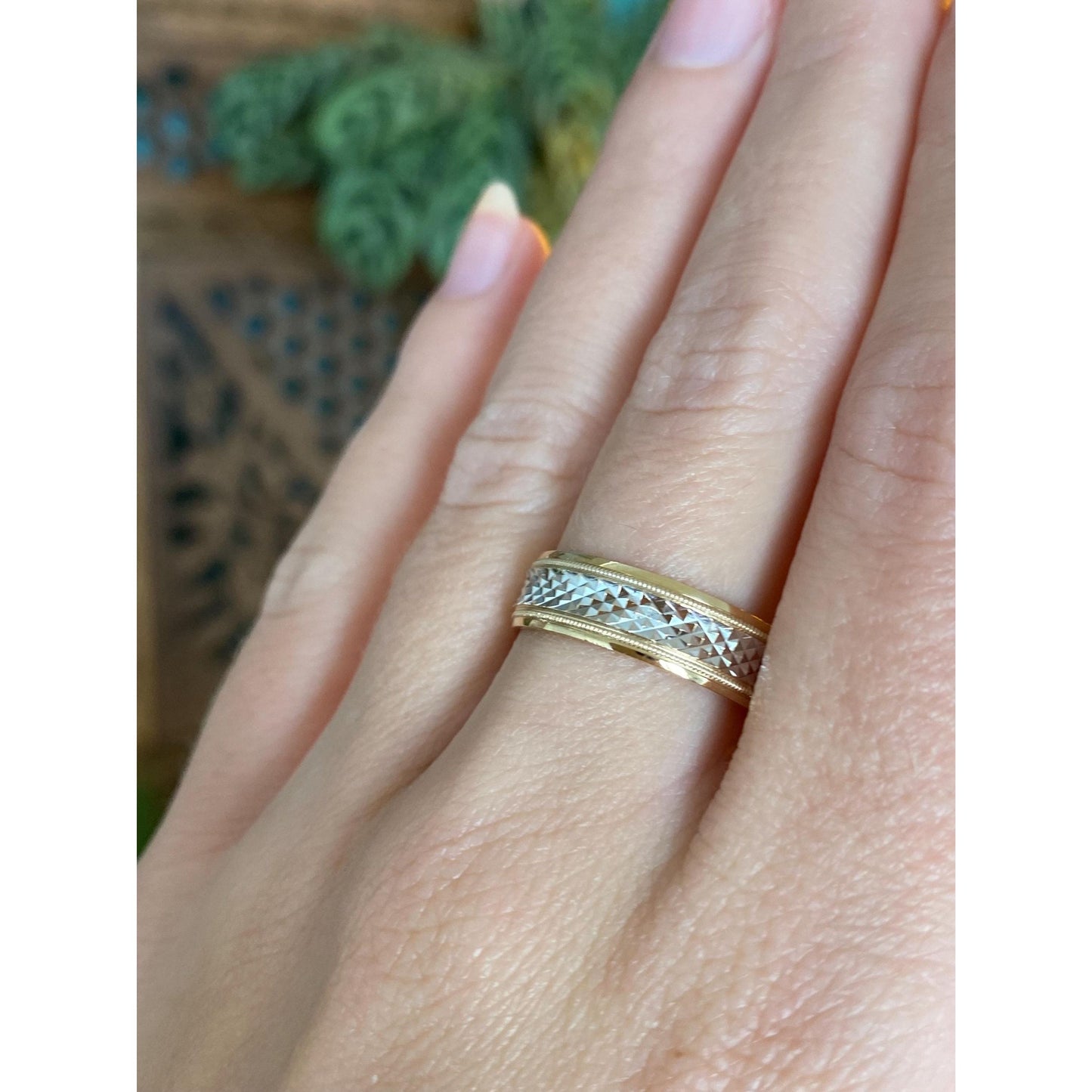 Vintage Solid 10k White & Yellow Gold Diamond Cut Ring Band - Size 8