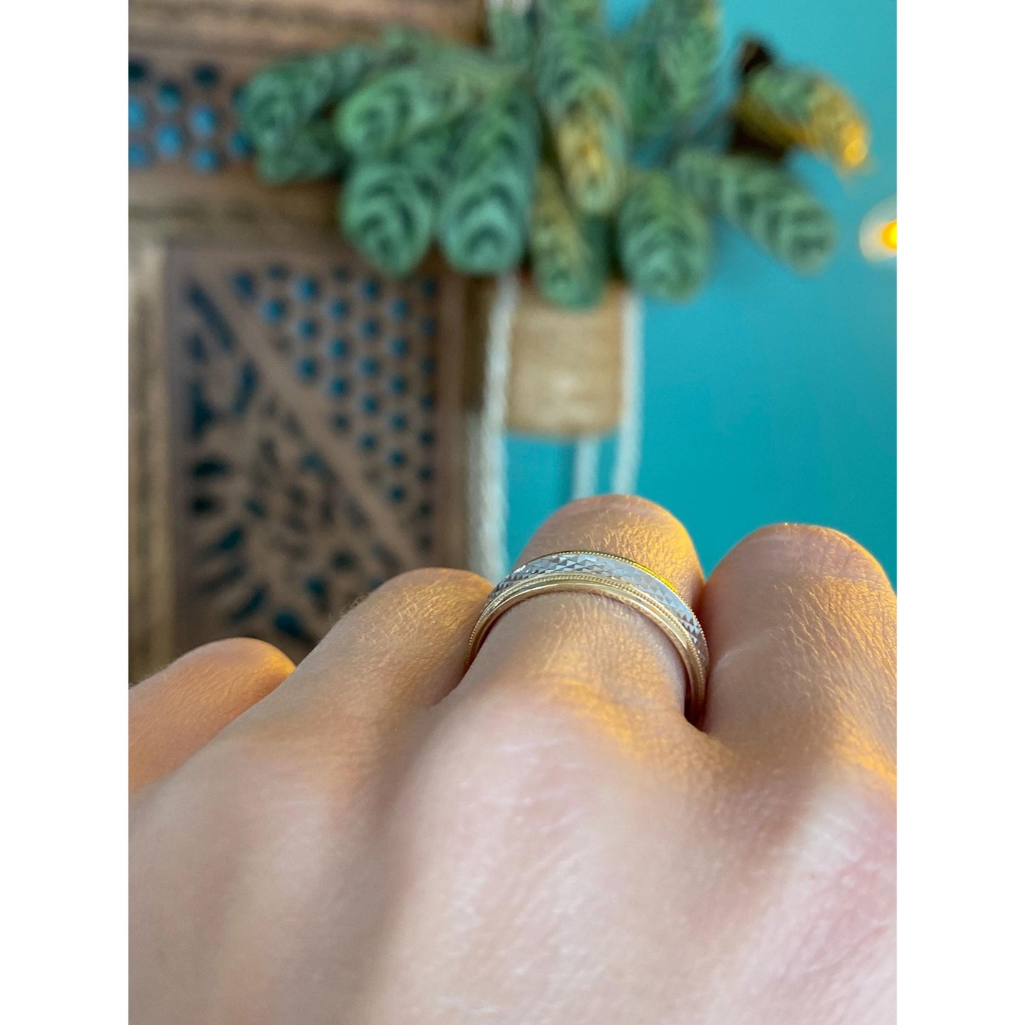 Vintage Solid 10k White & Yellow Gold Diamond Cut Ring Band - Size 8