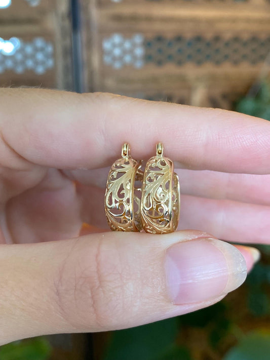 Vintage Solid 14k Yellow Gold Open Work Oval Hoop Earrings