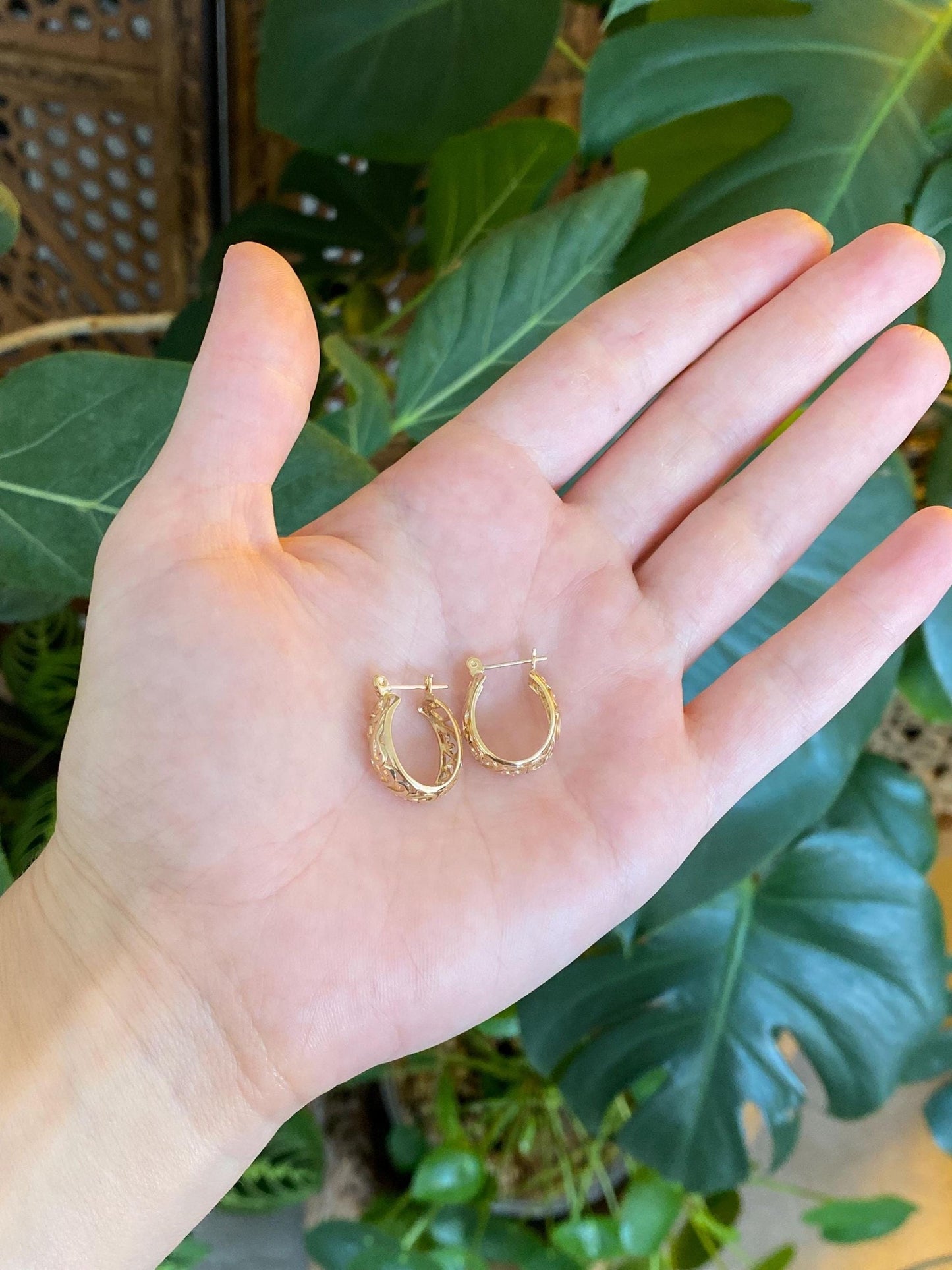 Vintage Solid 14k Yellow Gold Open Work Oval Hoop Earrings