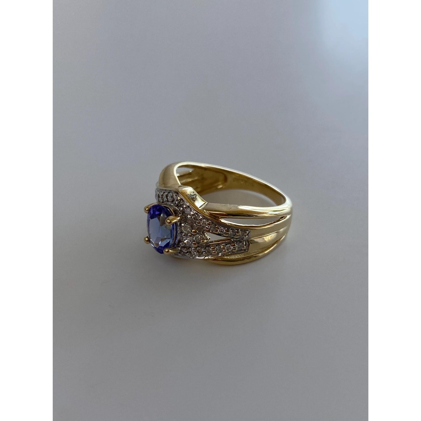Solid 14k Yellow Gold Diamond Tanzanite Ring - Size 6.75