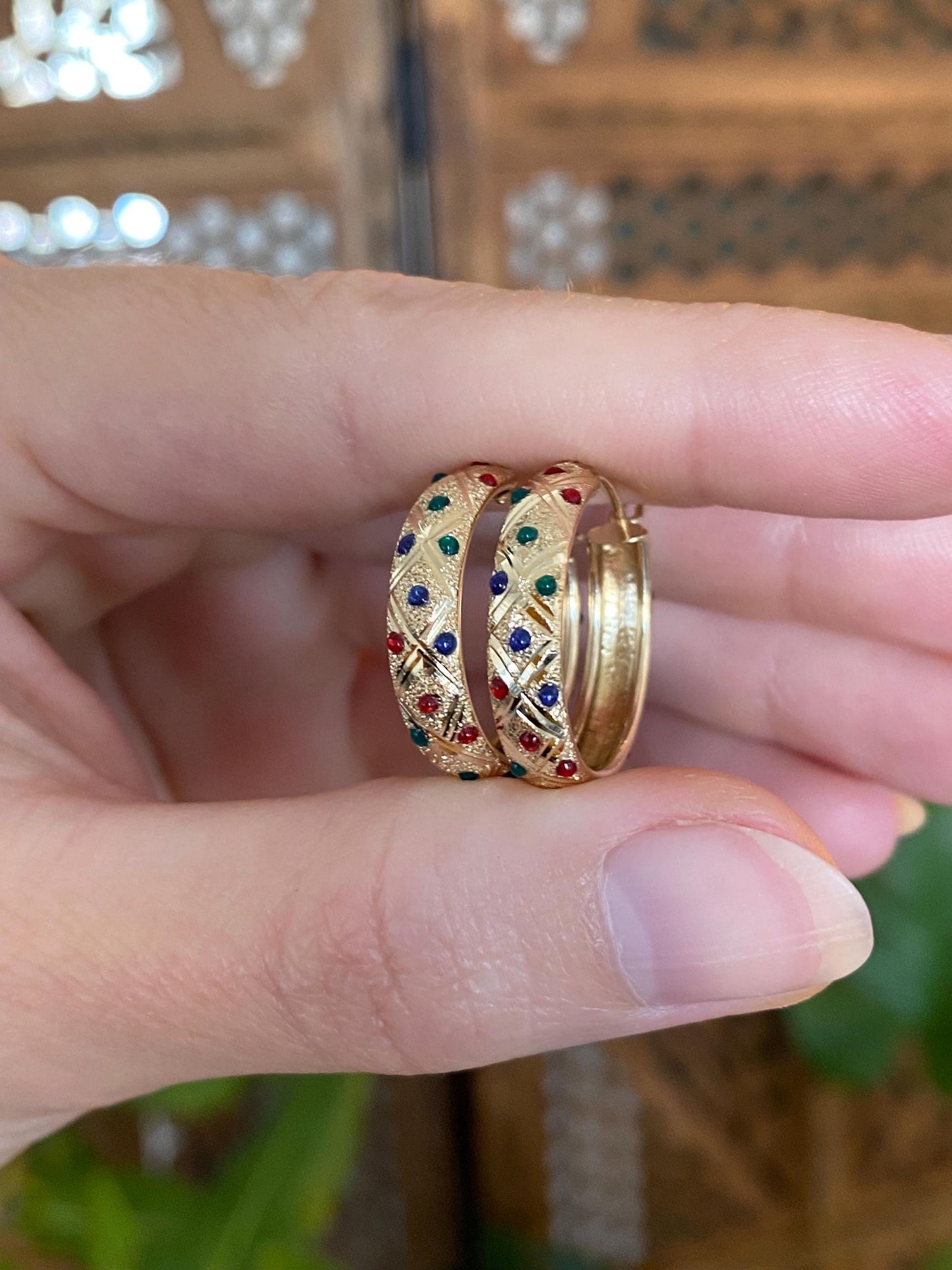 Vintage 10k Yellow Gold Diamond Cut Enamel Hoop Earrings