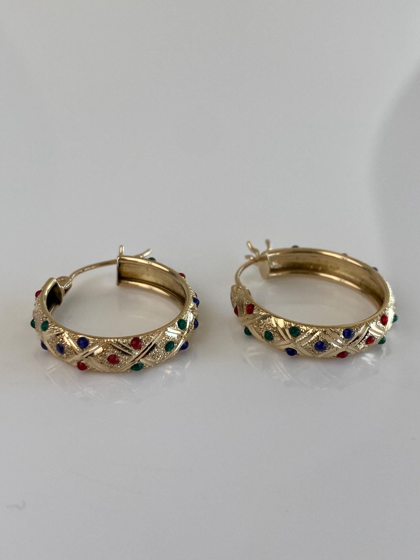 Vintage 10k Yellow Gold Diamond Cut Enamel Hoop Earrings