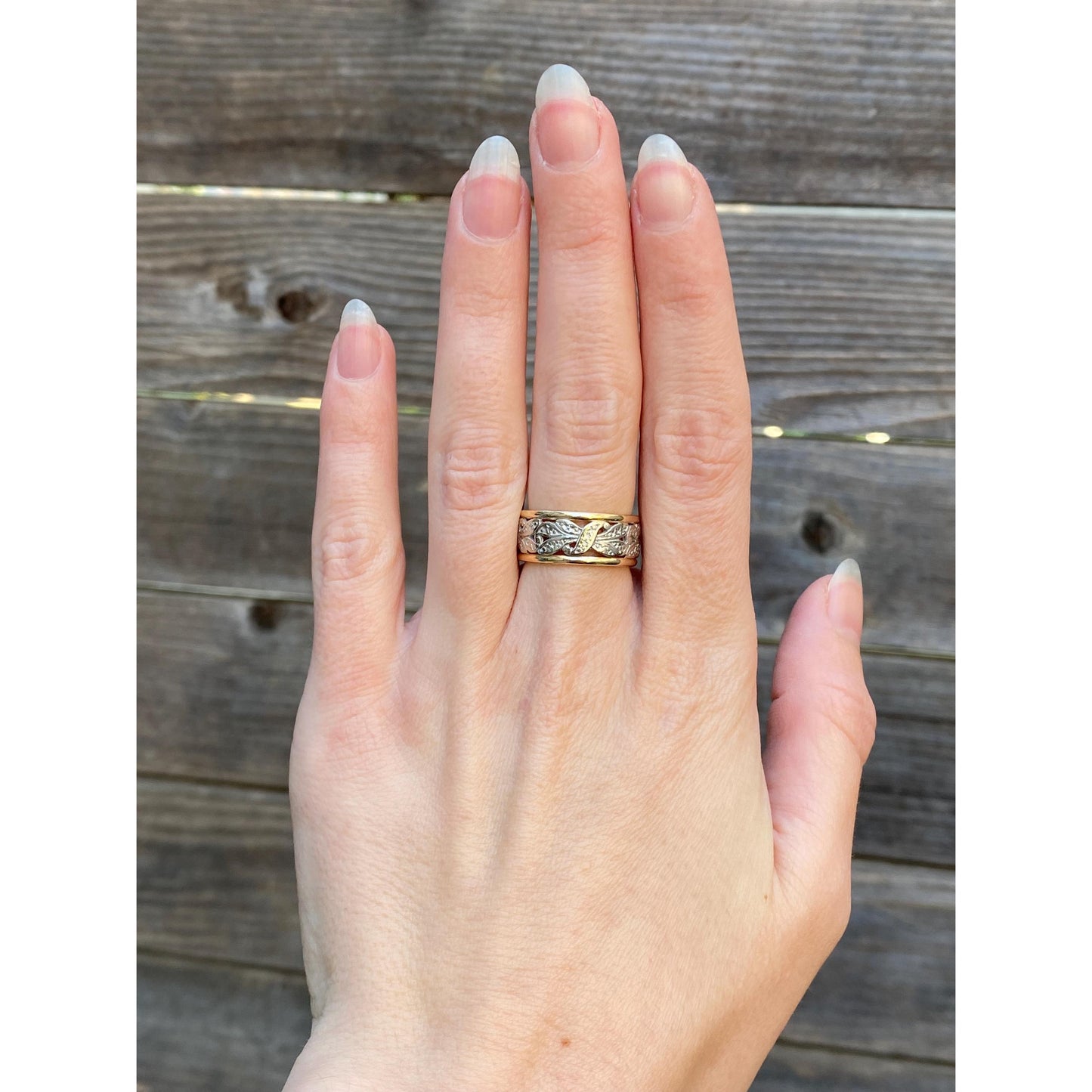 Vintage Solid 14k White & Yellow Gold Design Ring Band - Size 6.25