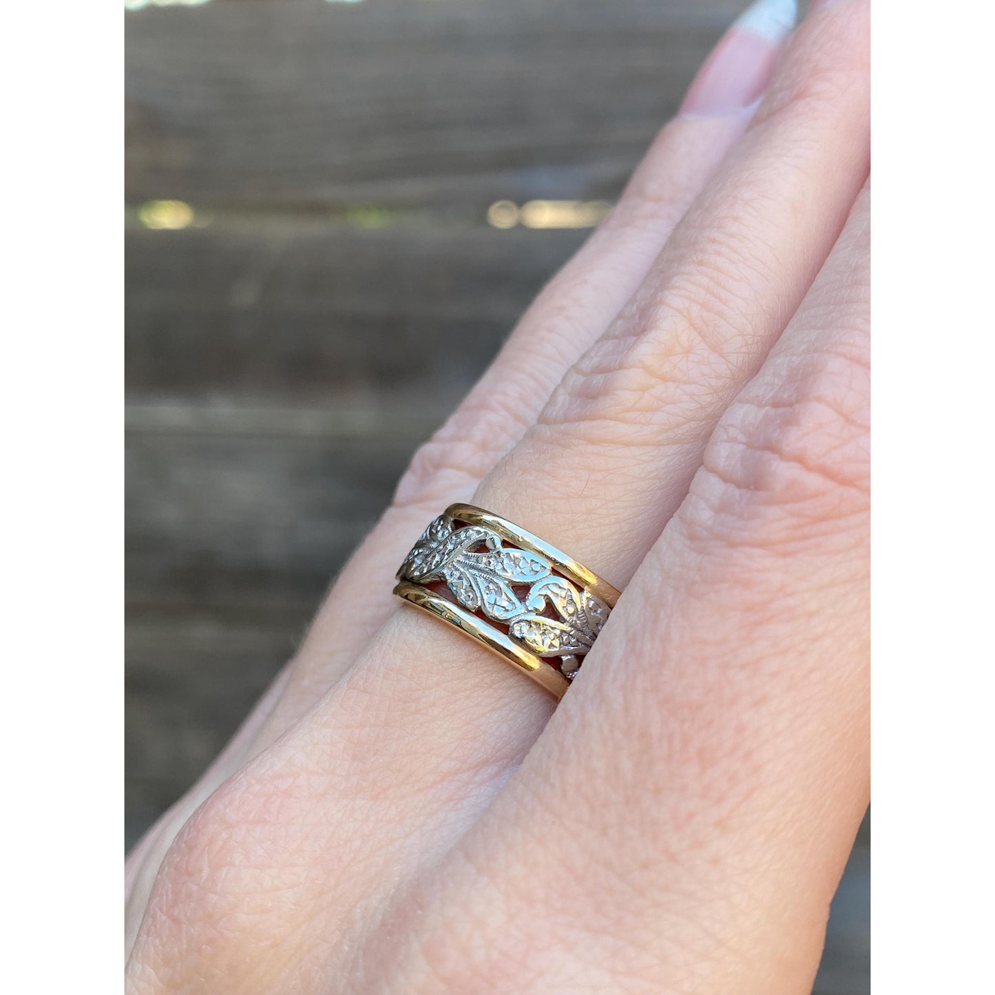 Vintage Solid 14k White & Yellow Gold Design Ring Band - Size 6.25