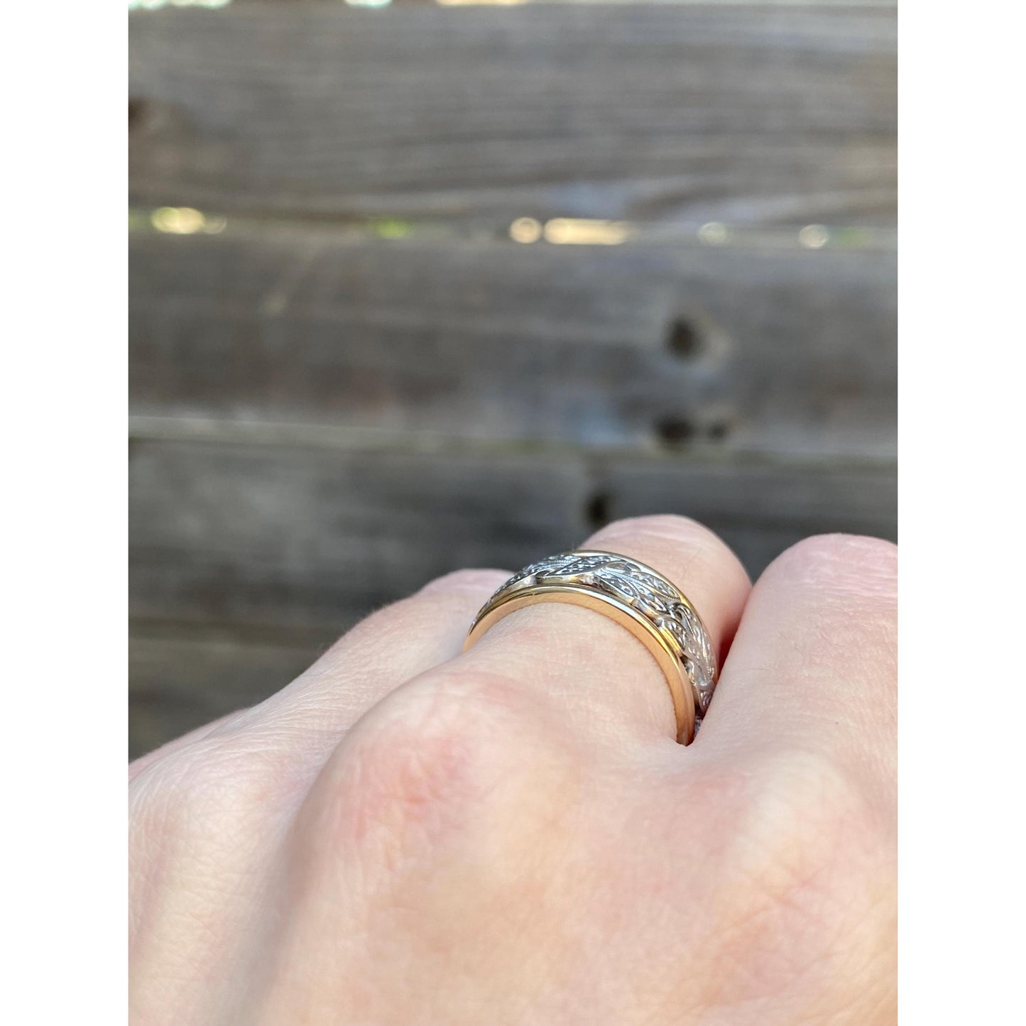 Vintage Solid 14k White & Yellow Gold Design Ring Band - Size 6.25