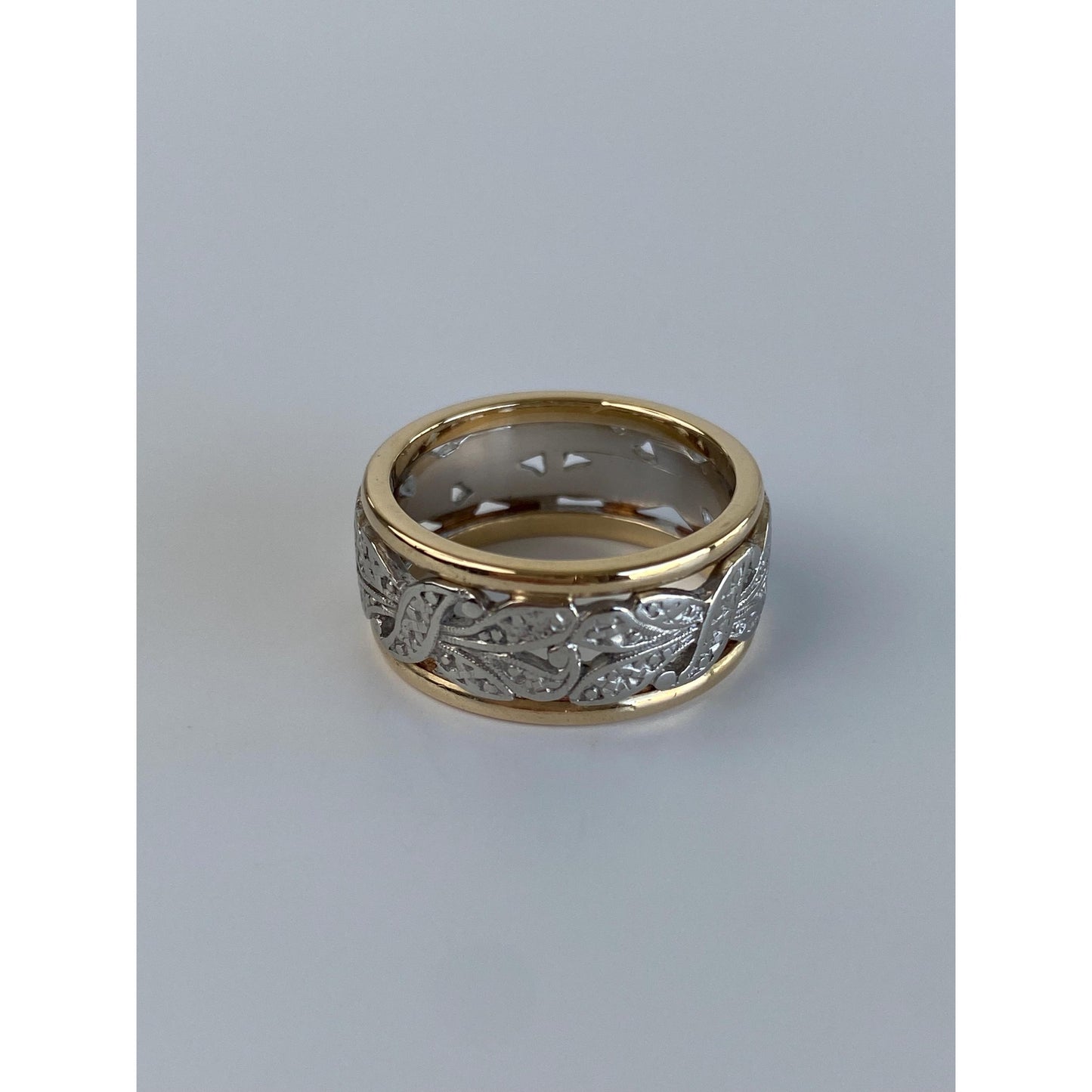 Vintage Solid 14k White & Yellow Gold Design Ring Band - Size 6.25