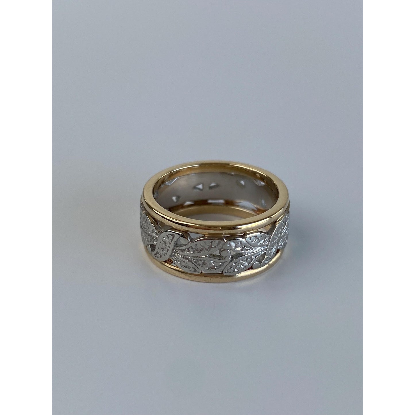 Vintage Solid 14k White & Yellow Gold Design Ring Band - Size 6.25