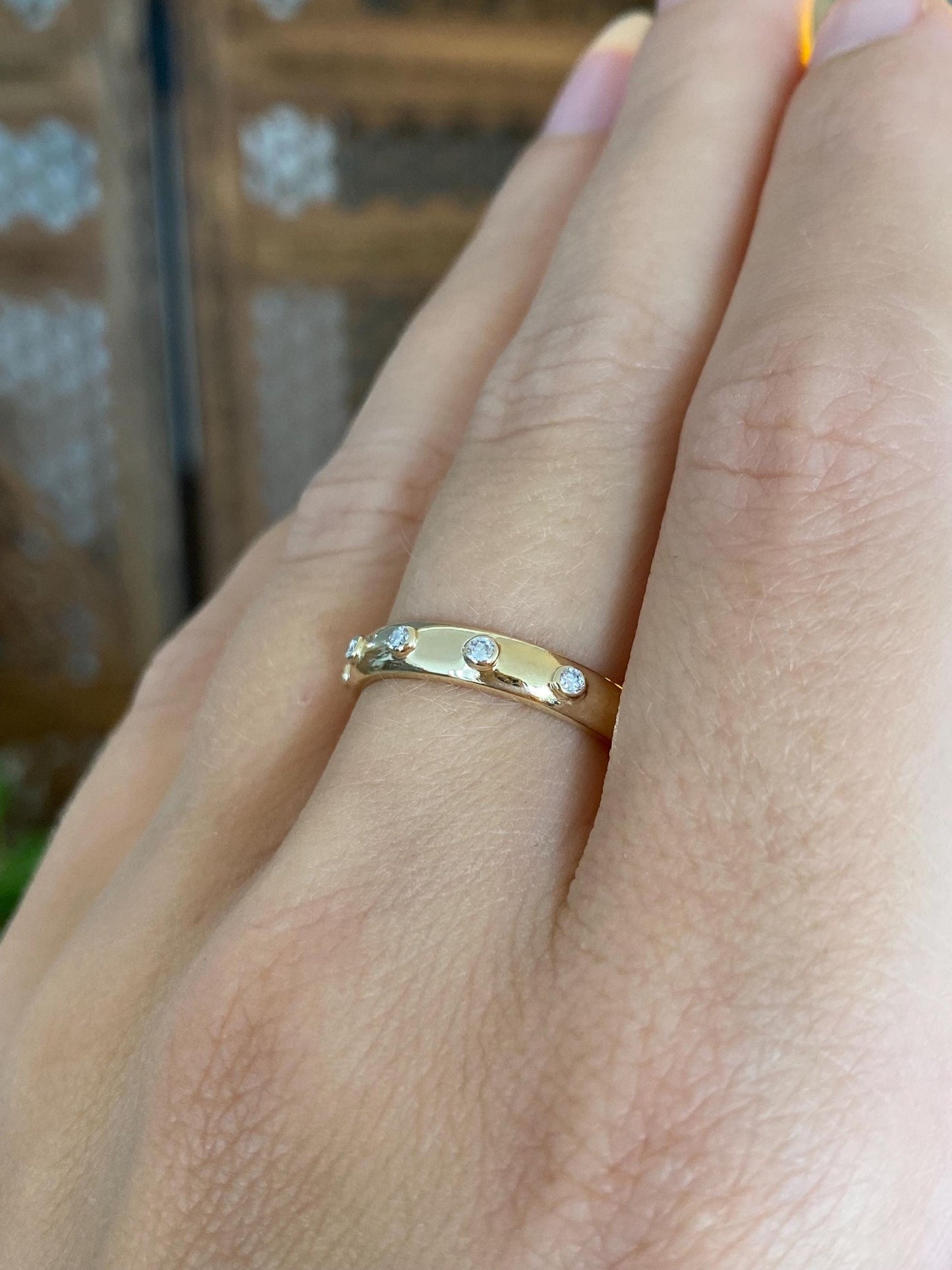 Vintage Solid 14k Yellow Gold Diamond Ring Band - Size 6.75