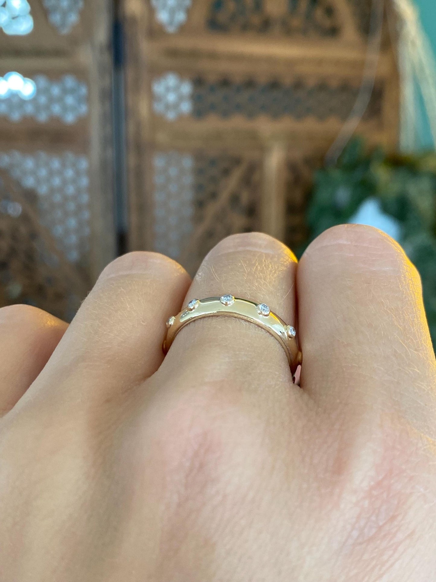 Vintage Solid 14k Yellow Gold Diamond Ring Band - Size 6.75
