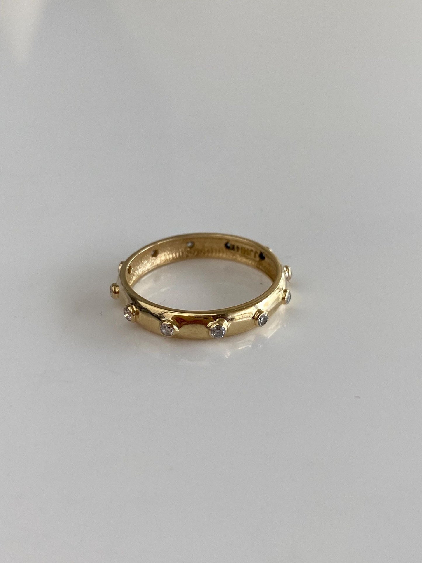 Vintage Solid 14k Yellow Gold Diamond Ring Band - Size 6.75