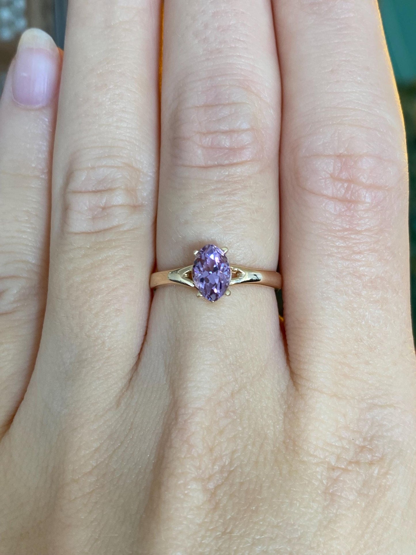 Vintage Solid 14k Yellow Gold Amethyst Ring - Size 6.5