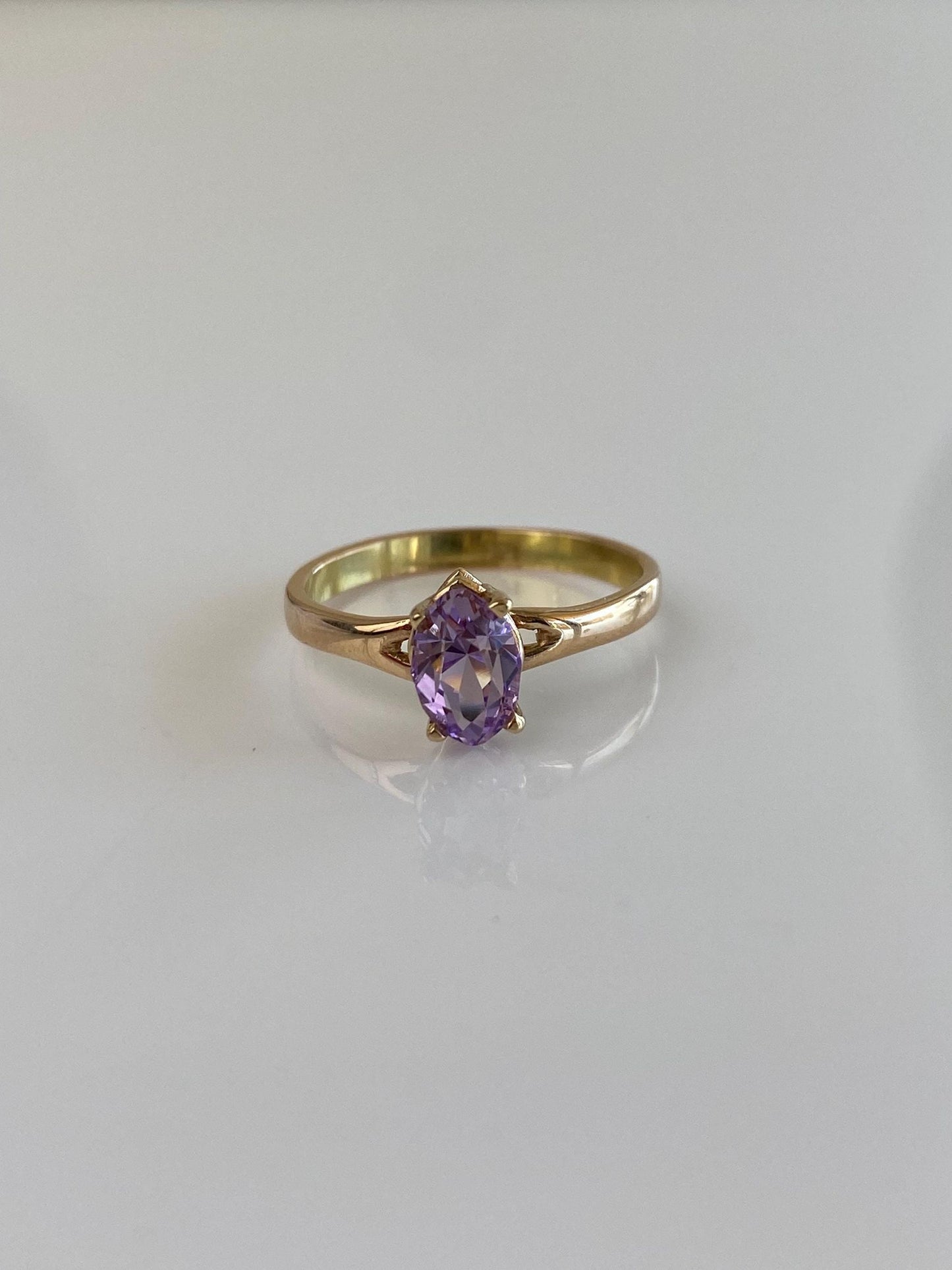 Vintage Solid 14k Yellow Gold Amethyst Ring - Size 6.5