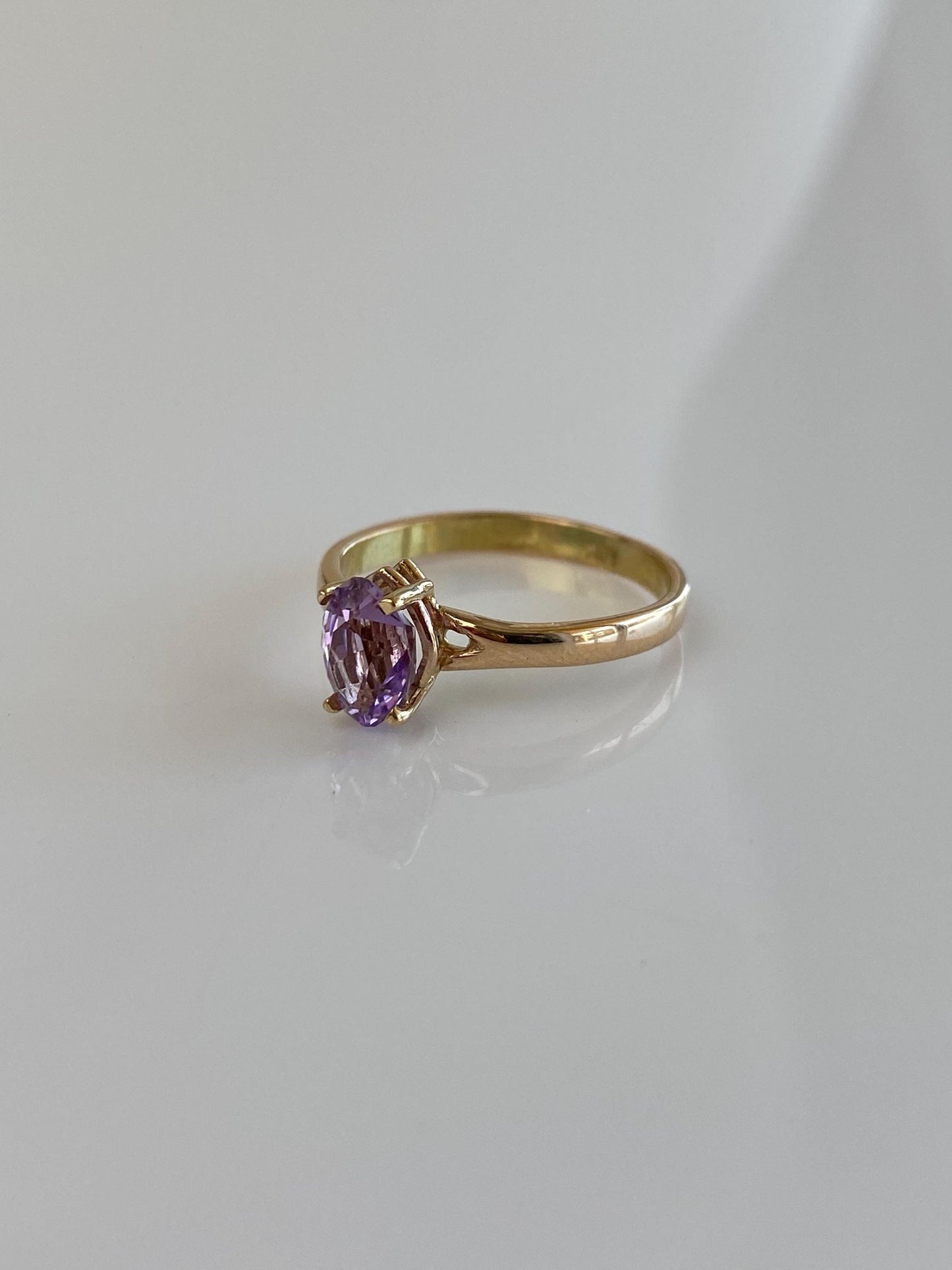 Vintage Solid 14k Yellow Gold Amethyst Ring - Size 6.5