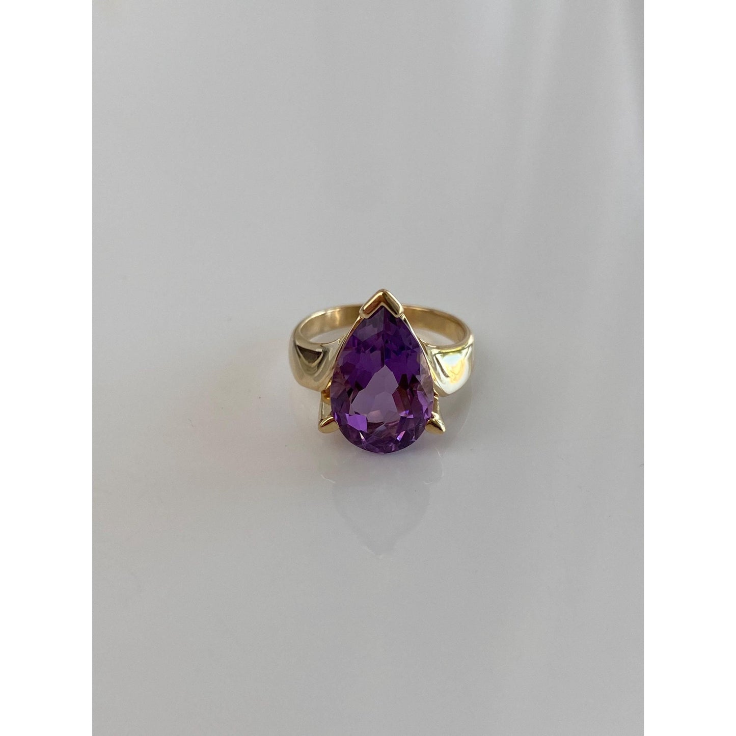 Vintage Solid 14k Yellow Gold Amethyst Teardrop Ring - Size 5.25