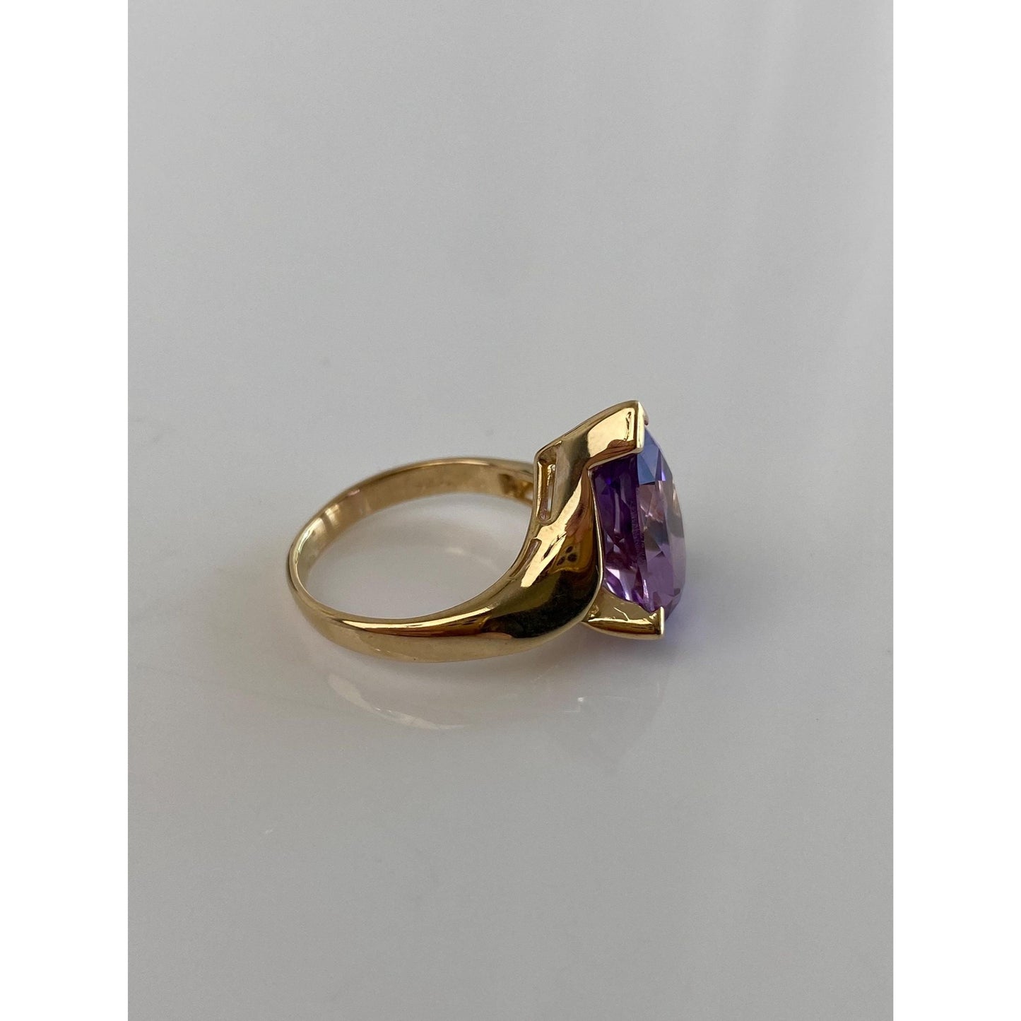 Vintage Solid 14k Yellow Gold Amethyst Teardrop Ring - Size 5.25