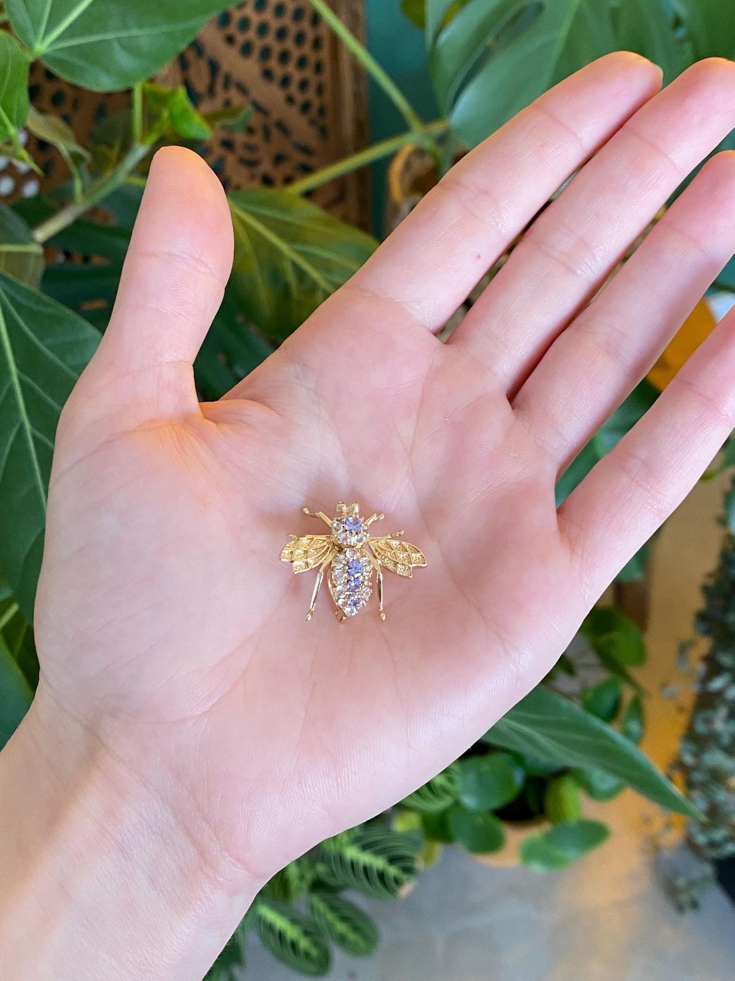 Vintage Solid 14k Yellow Gold Clear Spinel Tanzanite Bee Brooch Pin