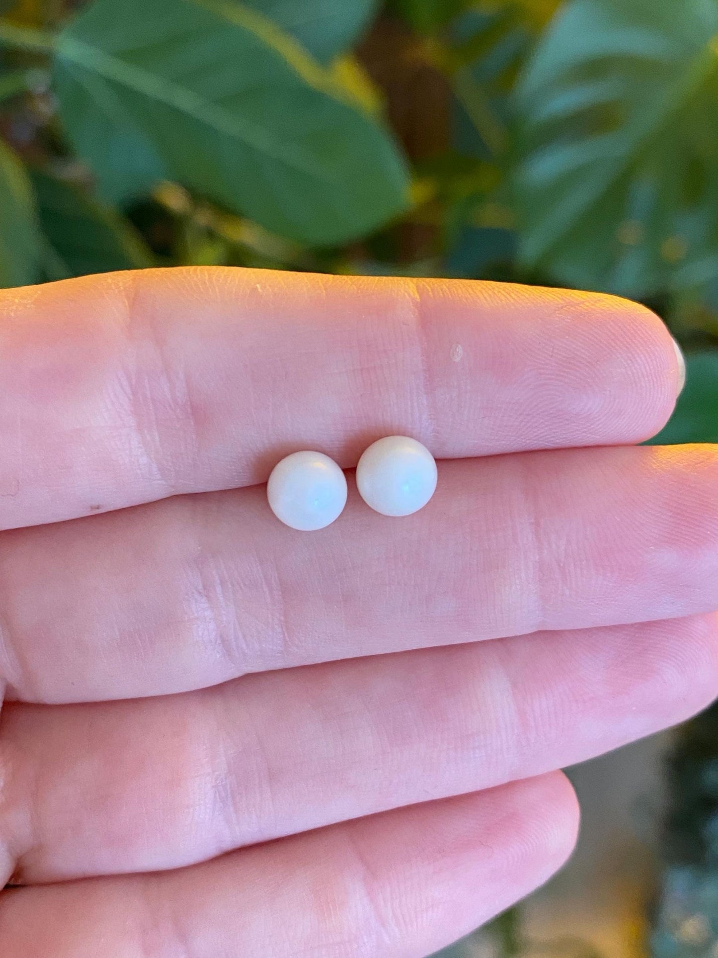 Vintage Solid 14k Yellow Gold Pearl Stud Earrings