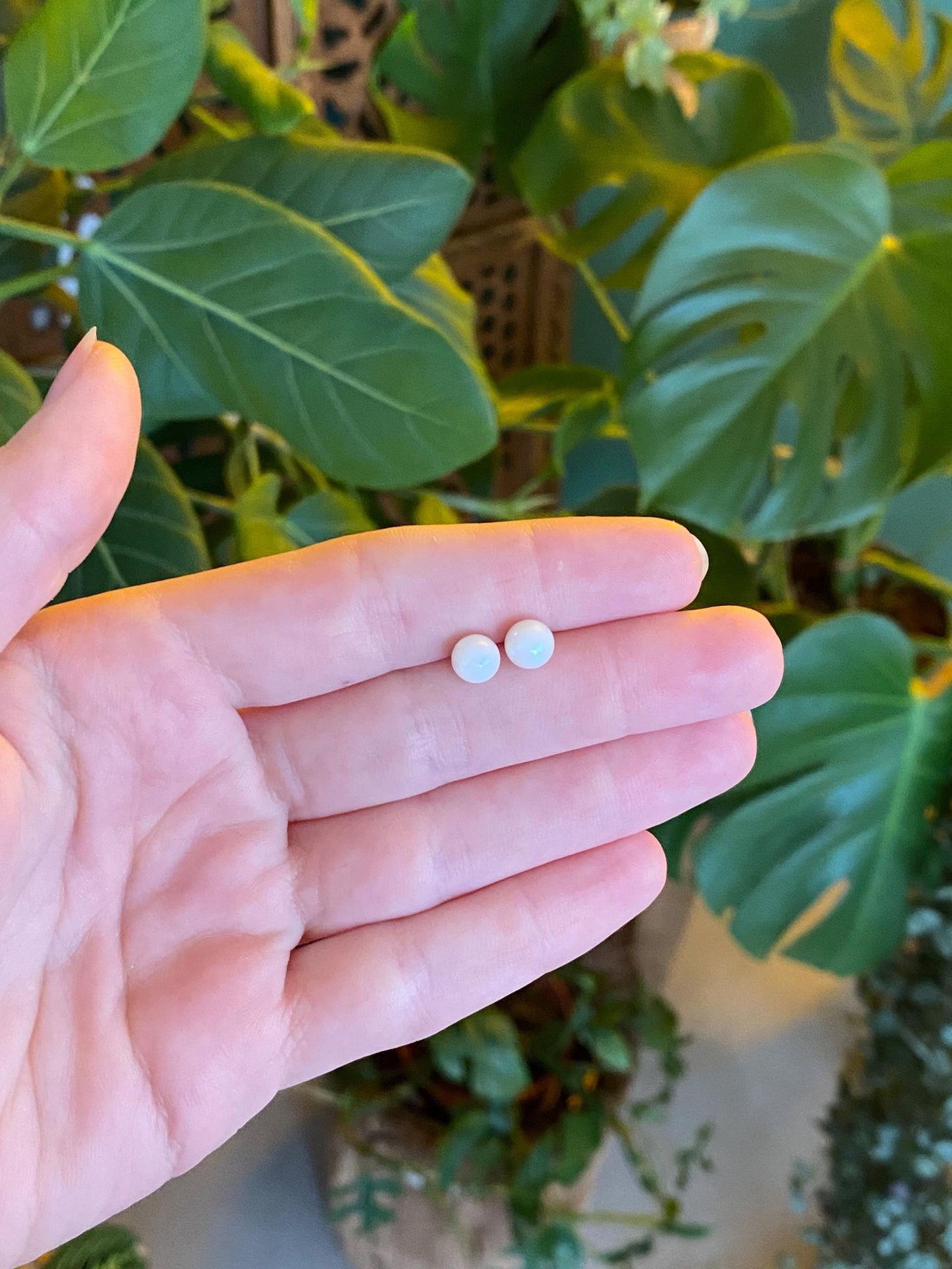 Vintage Solid 14k Yellow Gold Pearl Stud Earrings