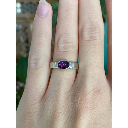 Vintage Solid 14k White Gold Amethyst Ring Band - Size 4.5