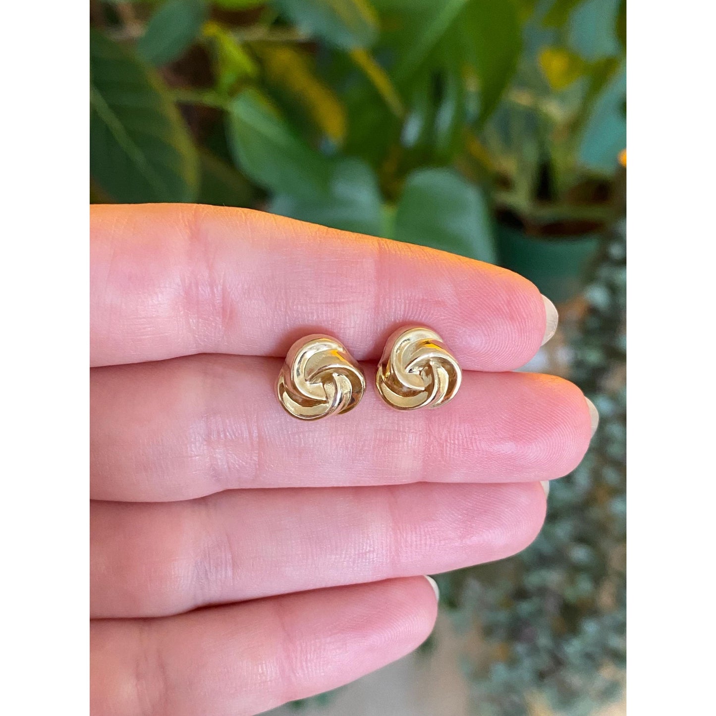 Vintage Solid 14k Yellow Gold Knot Stud Earrings