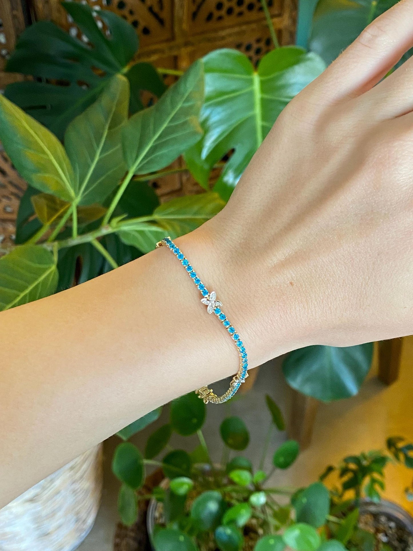 Vintage Solid 14k White & Yellow Gold Diamond Blue Cubic Zirconia Flowers Bracelet - 7 inches
