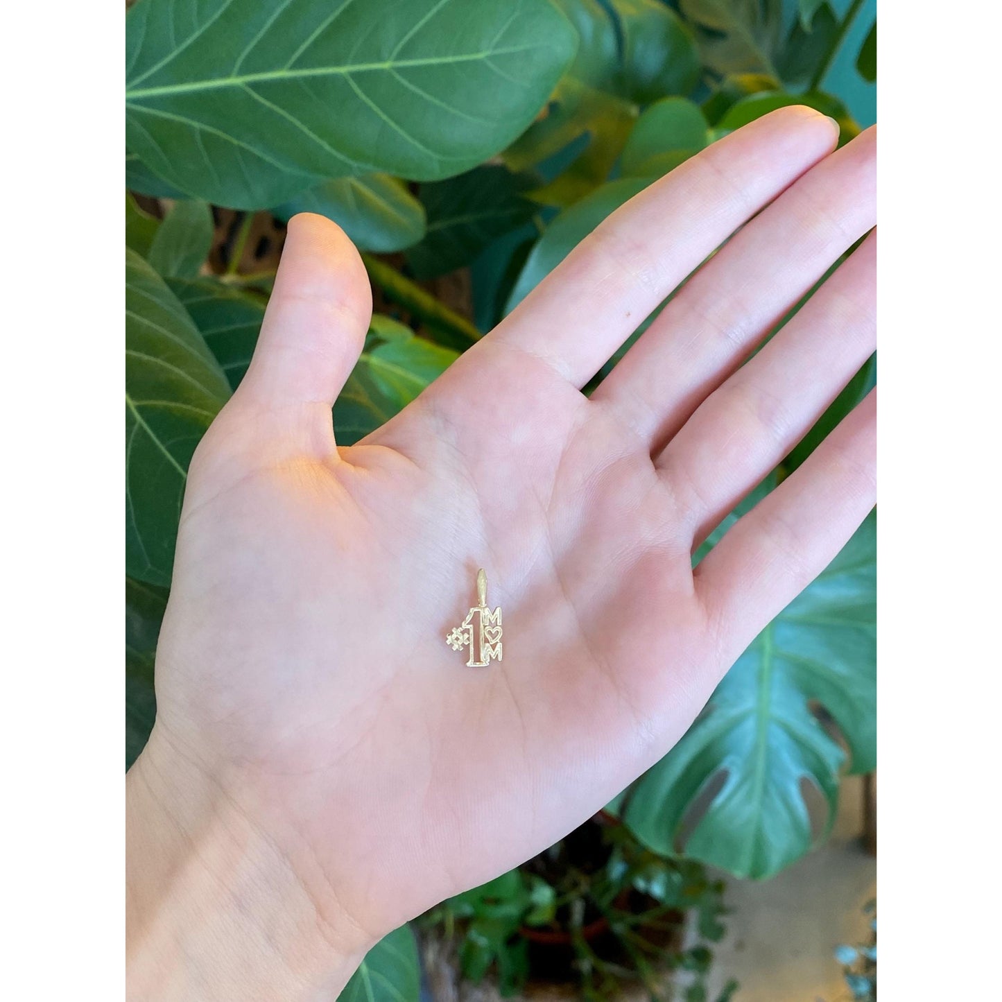 Vintage Solid 14k Yellow Gold '#1 Mom' Charm