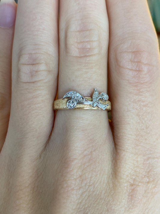 Vintage Solid 14k White & Yellow Gold Diamond Floral Design Ring - Size 7