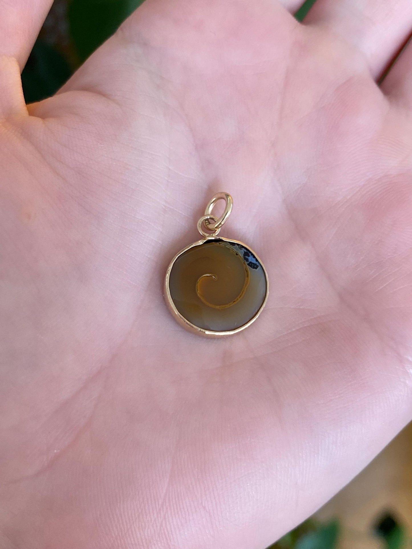 Vintage Solid 14k Yellow Gold Agate Charm