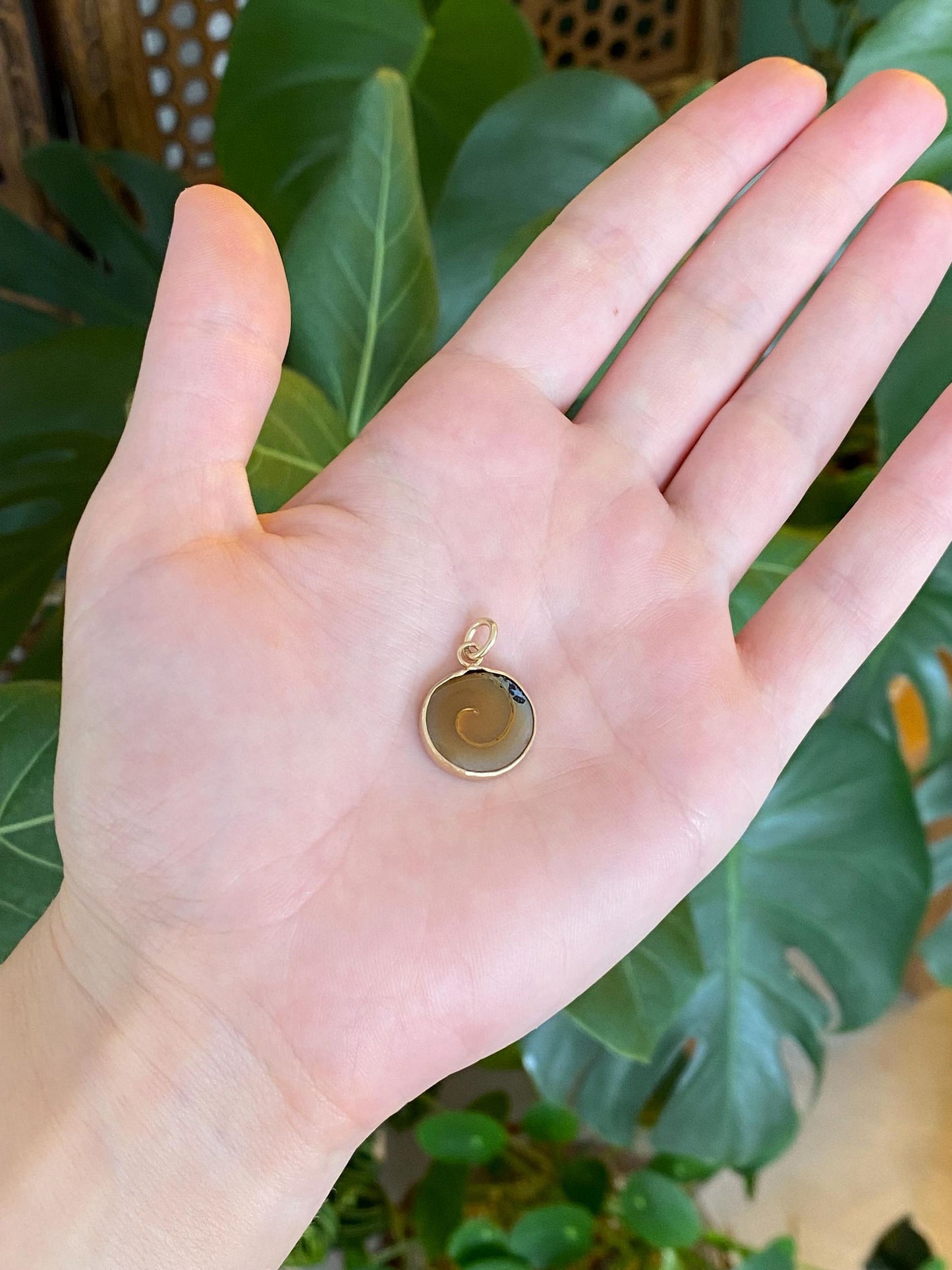 Vintage Solid 14k Yellow Gold Agate Charm