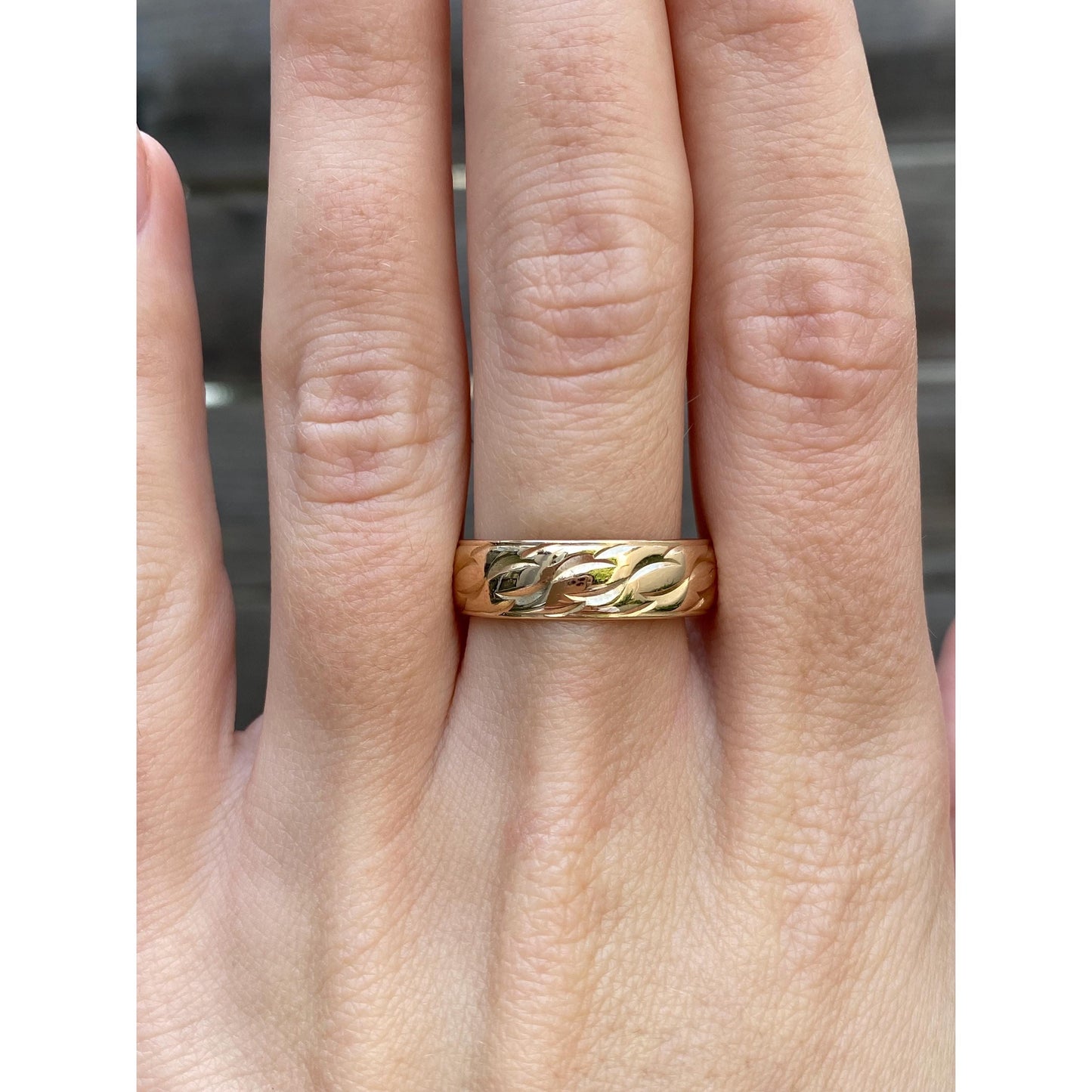 Vintage Solid 14k Yellow Gold Wavy Pattern Ring Band - Size 9.5
