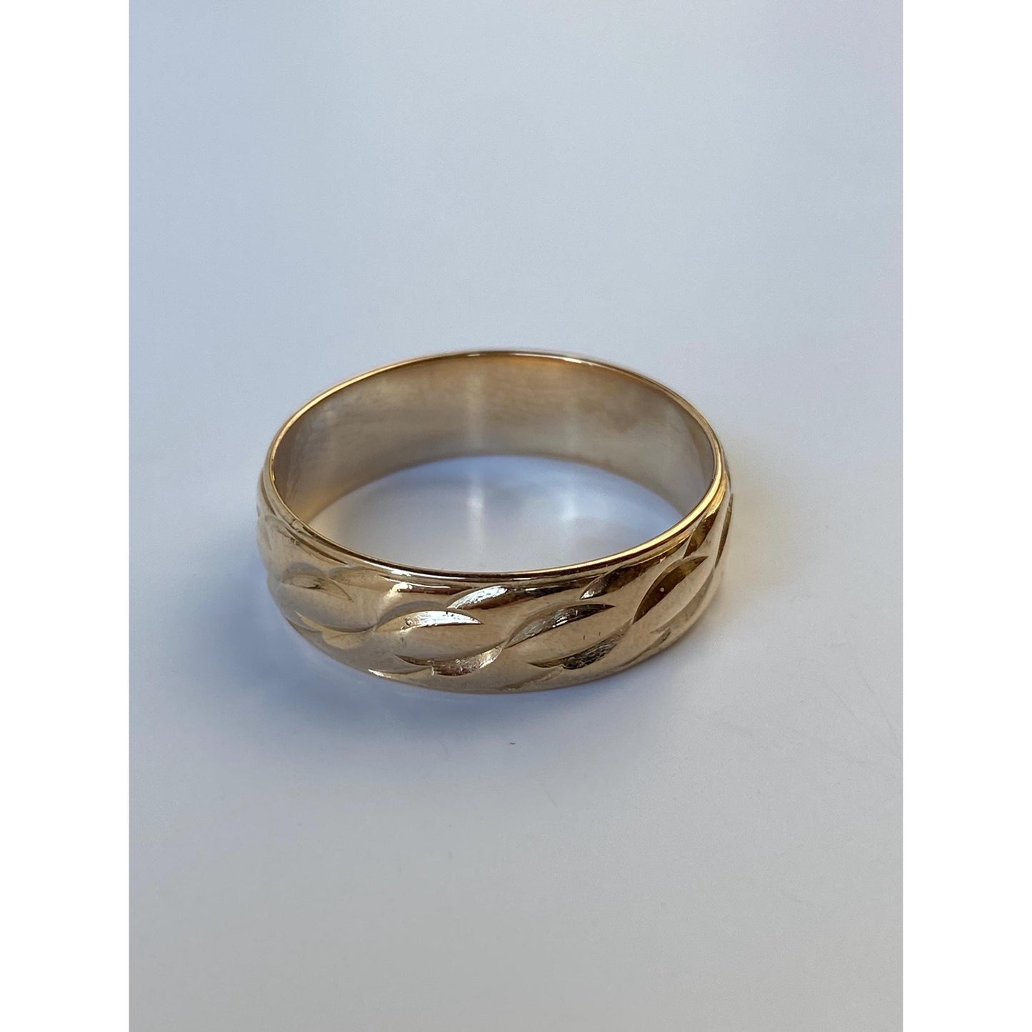 Vintage Solid 14k Yellow Gold Wavy Pattern Ring Band - Size 9.5