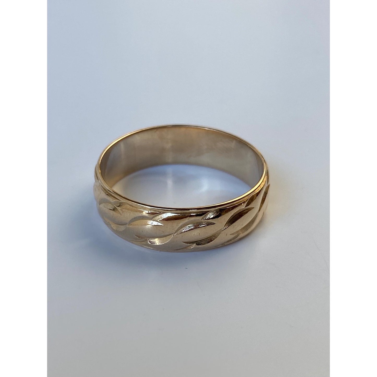 Vintage Solid 14k Yellow Gold Wavy Pattern Ring Band - Size 9.5